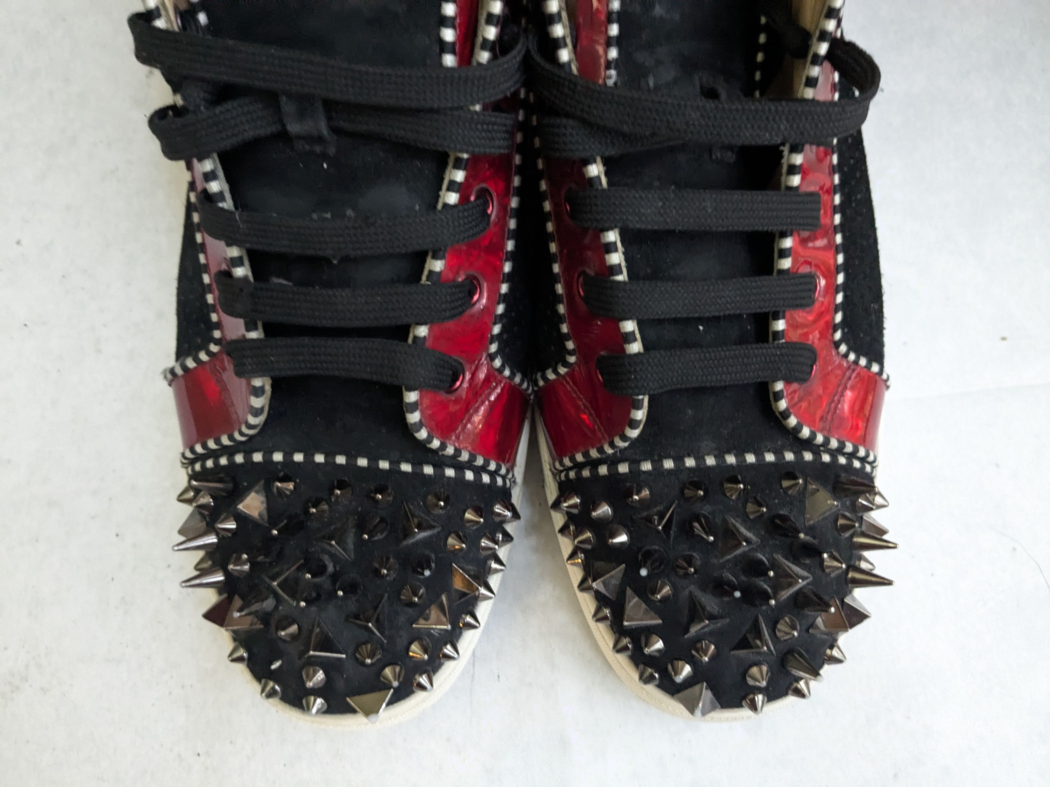 Christian Louboutin Christian Louboutin High Top Sneakers 9 42 Black Red Spikes Size US 9 / EU 42 - 2 Thumbnail