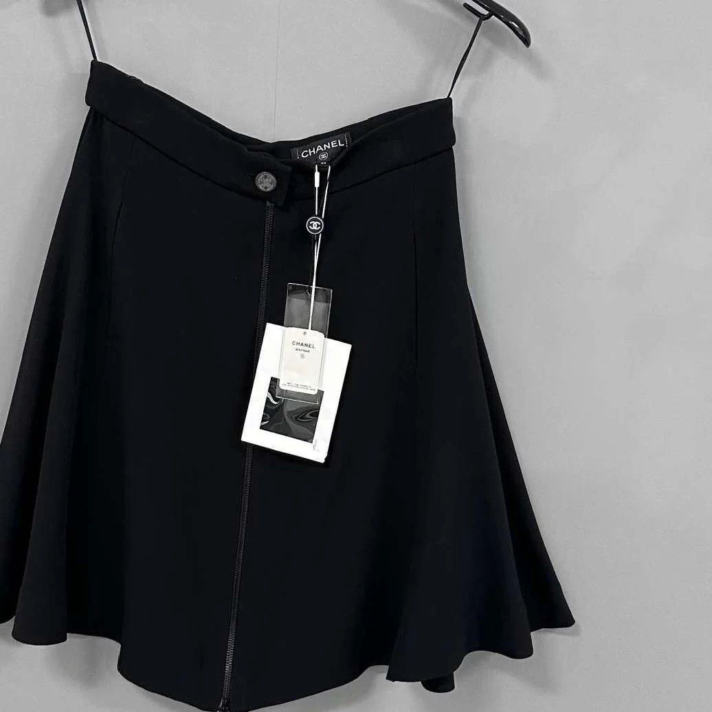 Chanel Chanel blk zipper umbrella hem women's 36 NWT skirt Size 26" / US 2 / IT 38 - 1 Thumbnail