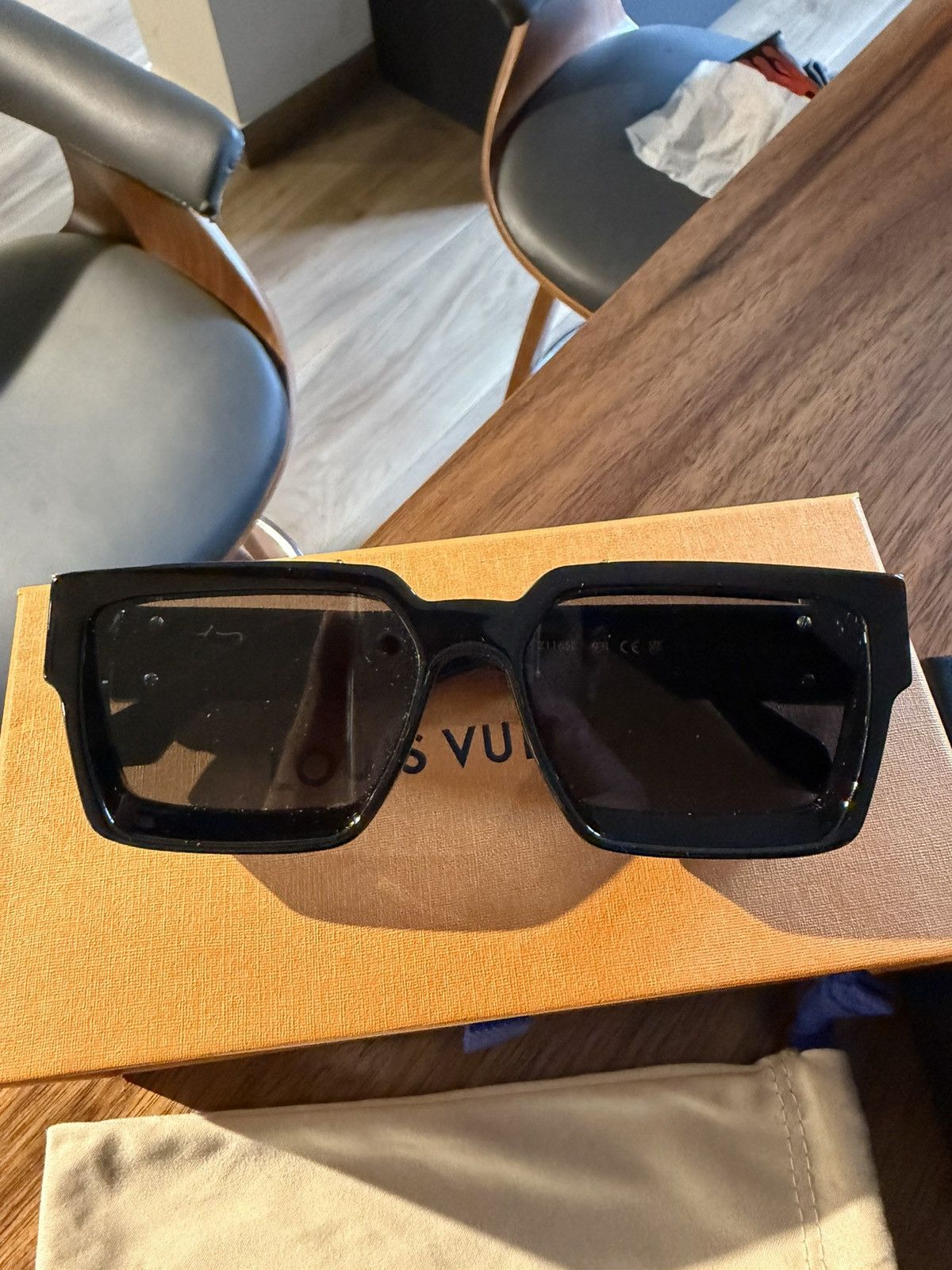 Louis Vuitton Louis Vuitton 1.1 Millionaire - Black/Gold (Virgil Abloh) Size ONE SIZE - 11 Thumbnail