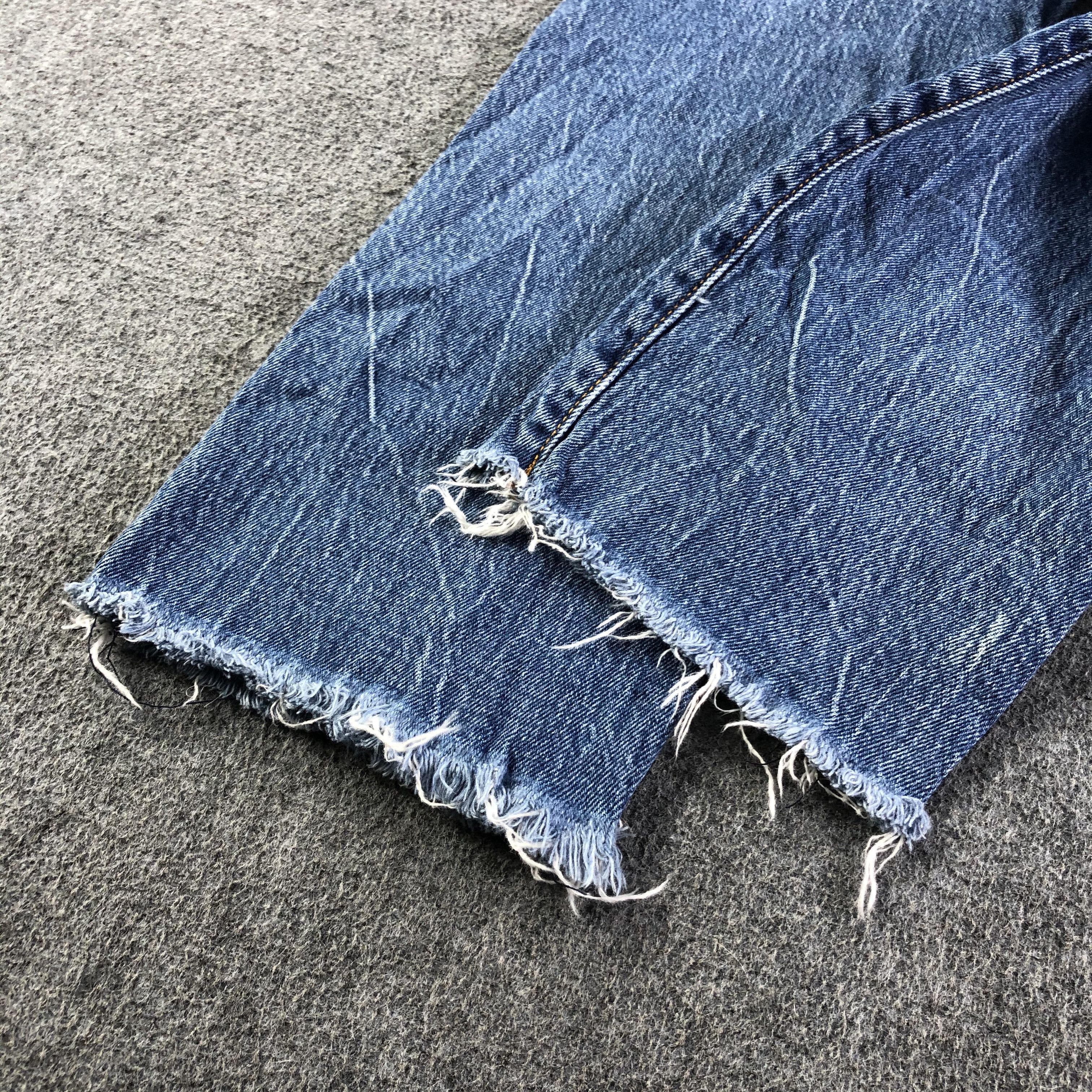 Levi's Vintage Blue Wash Levis Jeans-J4089 Size US 27 - 6 Thumbnail