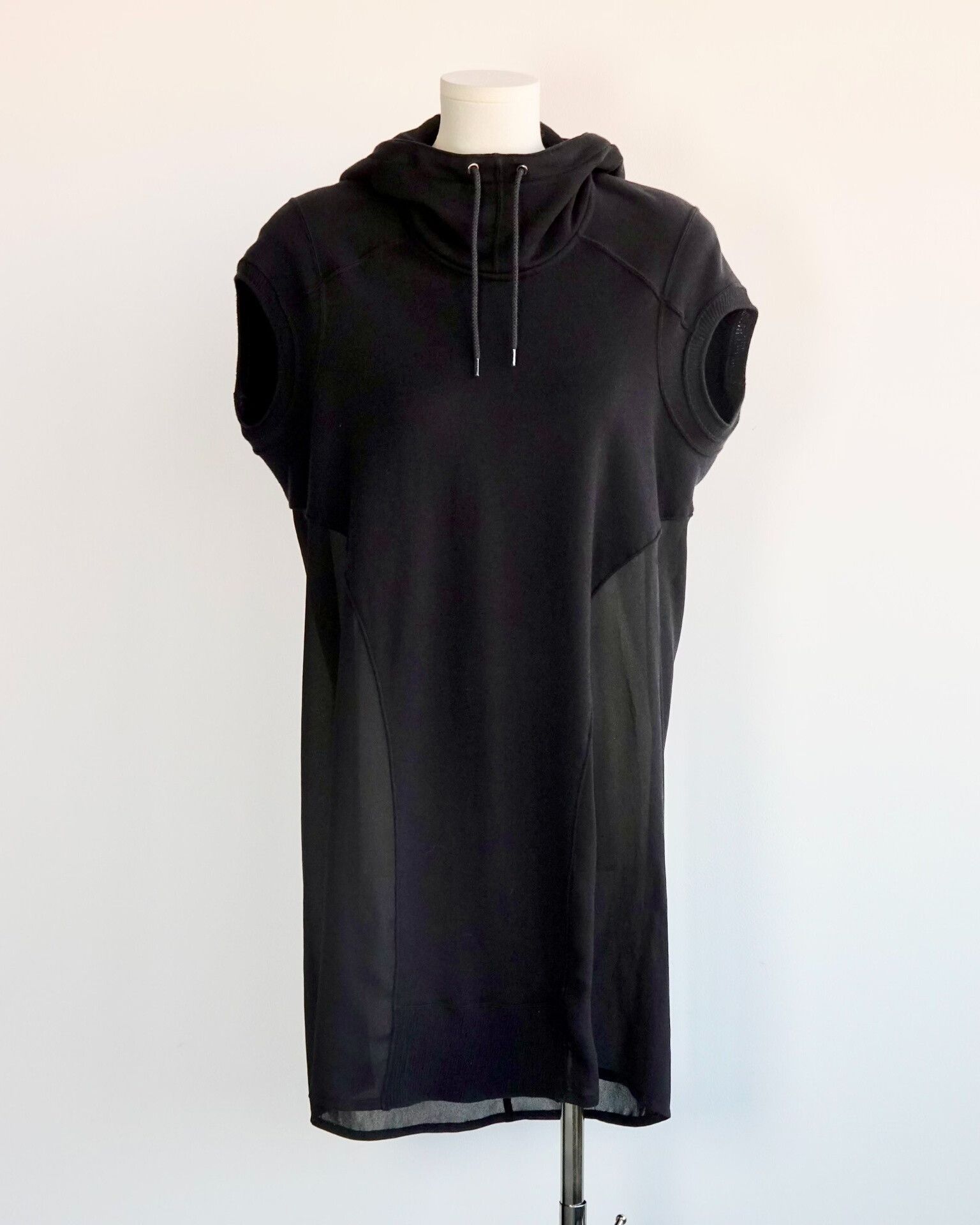 Junya Watanabe Junya Watanabe Sleeveless Hoodie Dress Size XS / US 0-2 / IT 36-38 - 1 Thumbnail