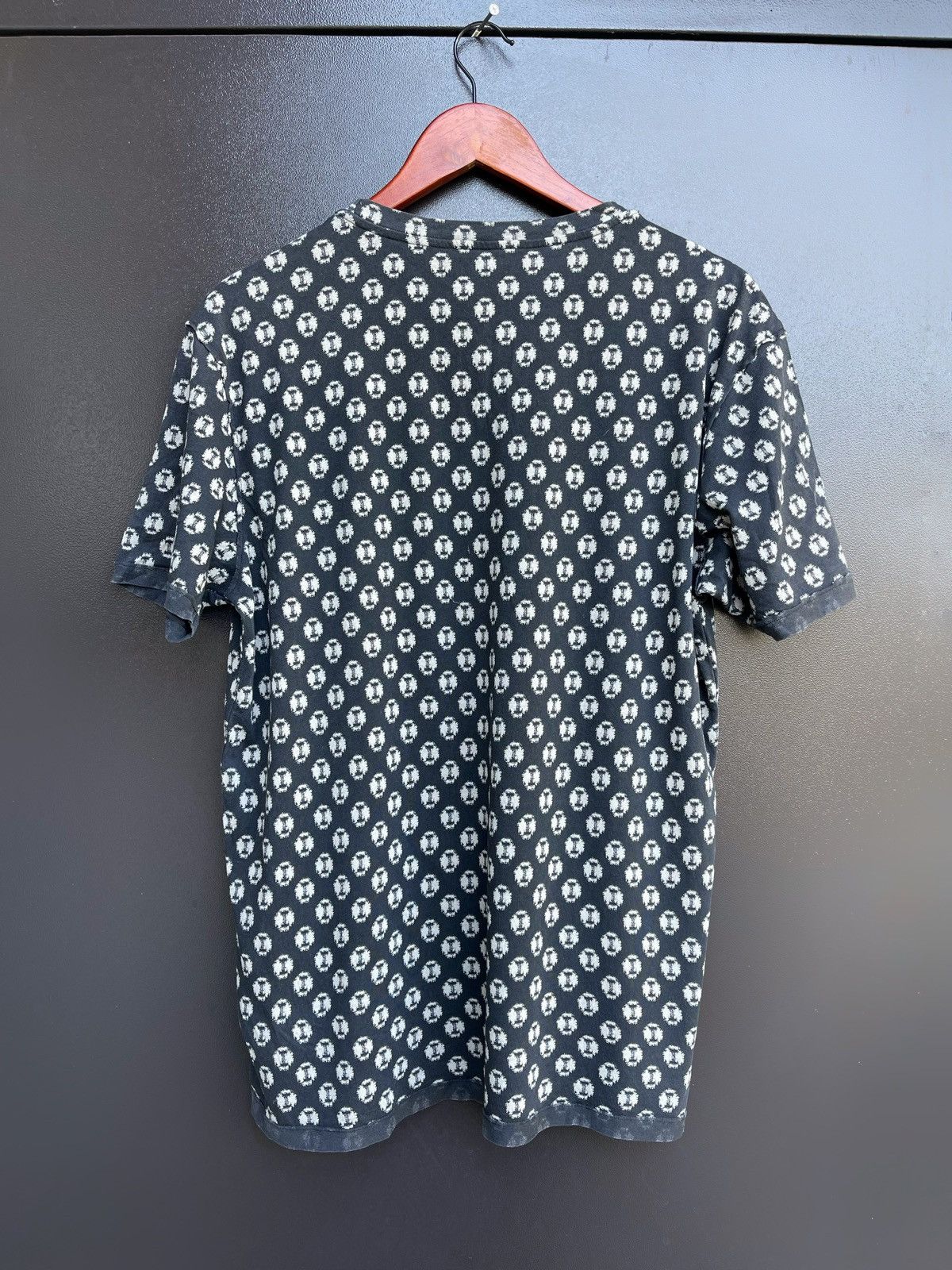 Allsaints × Vintage Men's AllSaints Black And Tan Graphic Print shirt. Size M Size US M / EU 48-50 / 2 - 8 Thumbnail