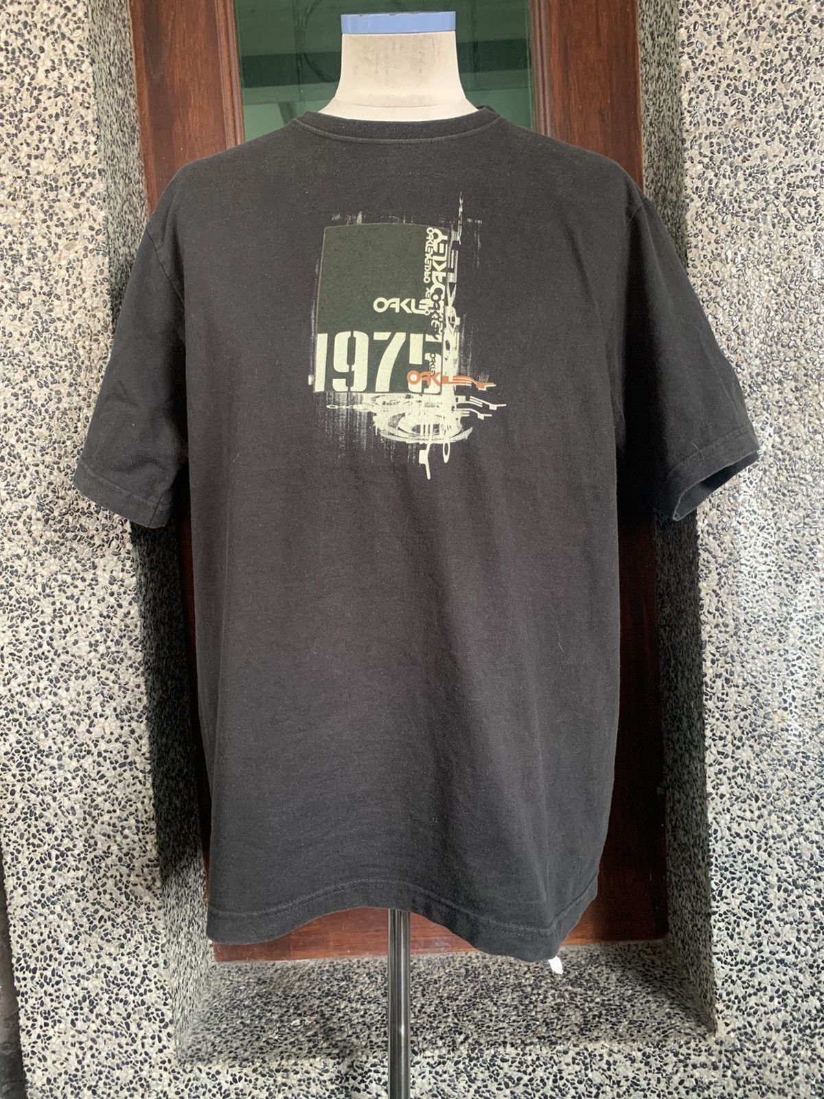 Oakley × Vintage Vintage Oakley T shirt Size US L / EU 52-54 / 3 - 1 Thumbnail