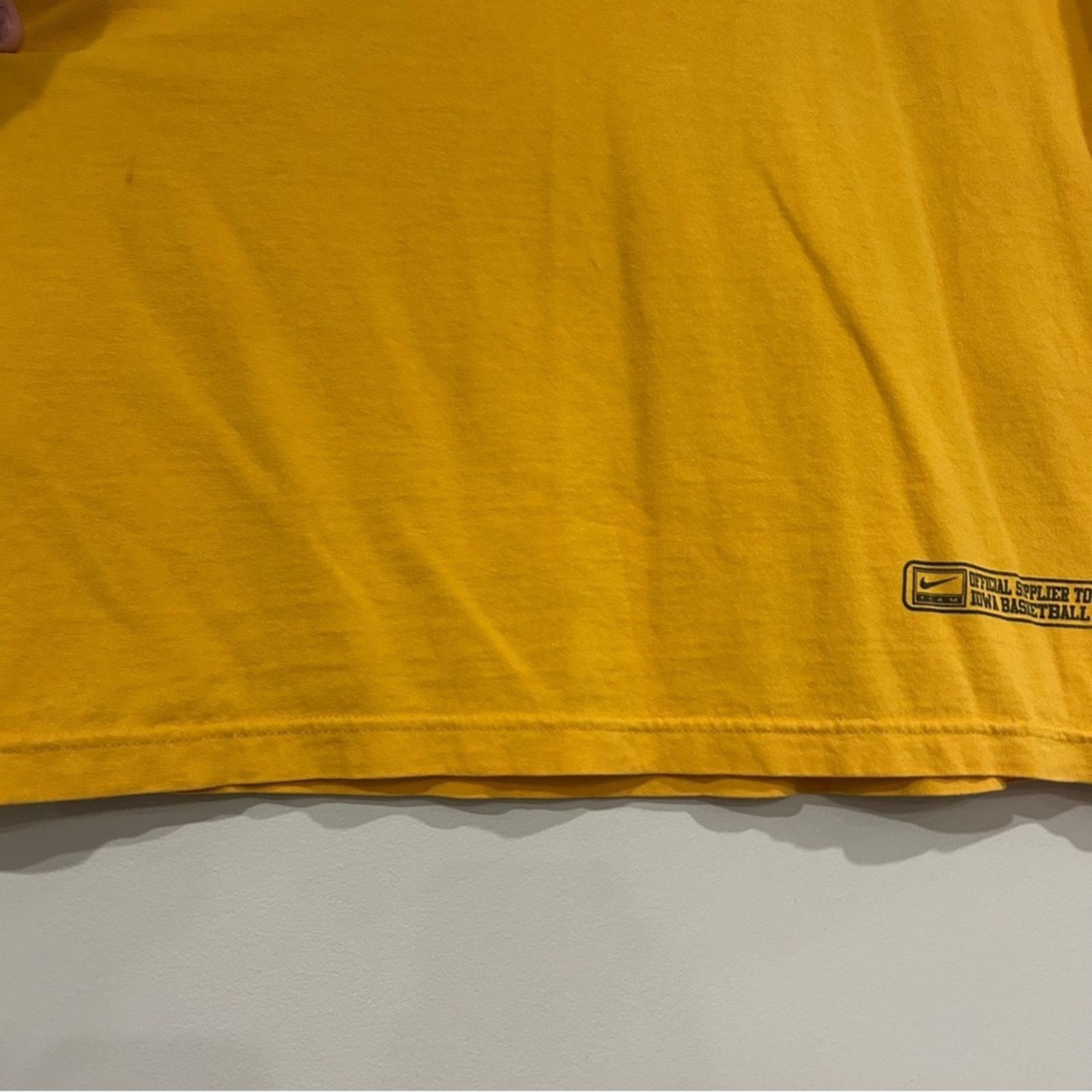 Nike Vintage Nike Iowa Hawkeyes Basketball Shirt Size US XL / EU 56 / 4 - 5 Thumbnail