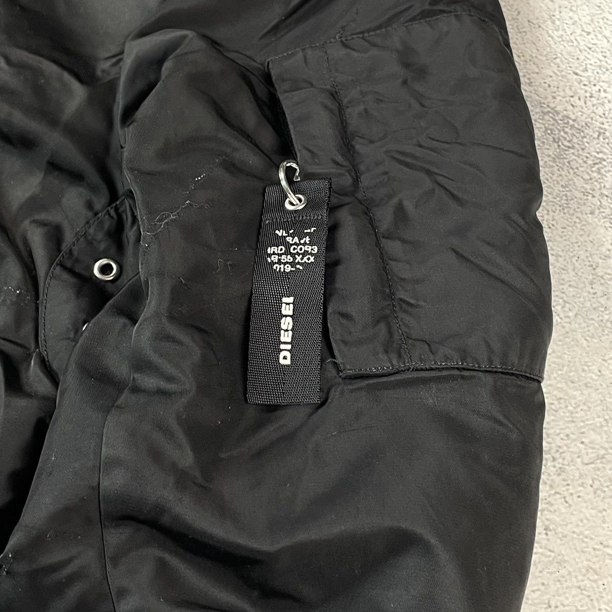 Diesel DIESEL Fully Distressed & Trashed MA-1 Flying J-ROSS Bomber Size US XL / EU 56 / 4 - 3 Thumbnail