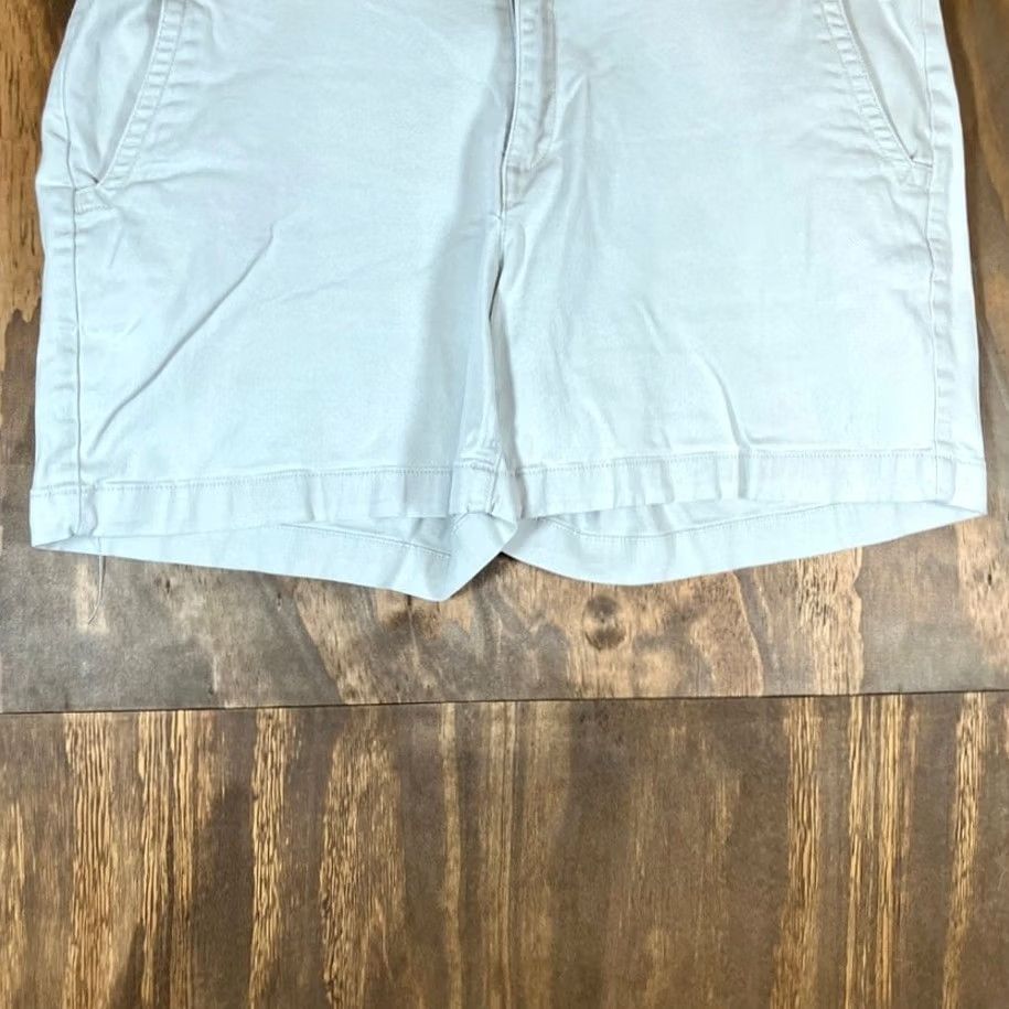 Eddie Bauer Eddie Bauer Womens Shorts Gray Midi Casual Stretch 14 Bermuda Plus Size Rise Mid 8.5-10.5 Adults Womens Size 25" / US 0 / IT 36 - 3 Thumbnail