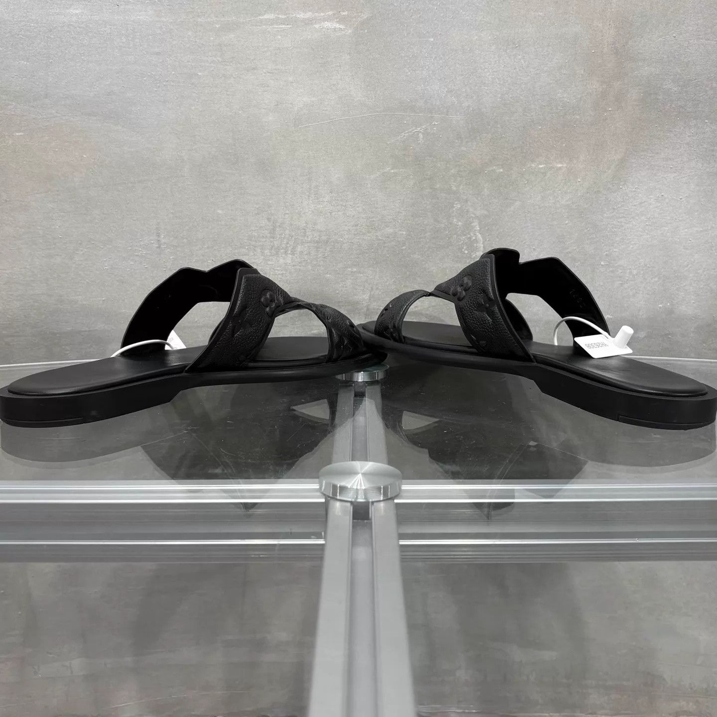 Louis Vuitton LV Oasis Black Monogram Slipper UK7/41 Size US 8 / EU 41 - 5 Thumbnail
