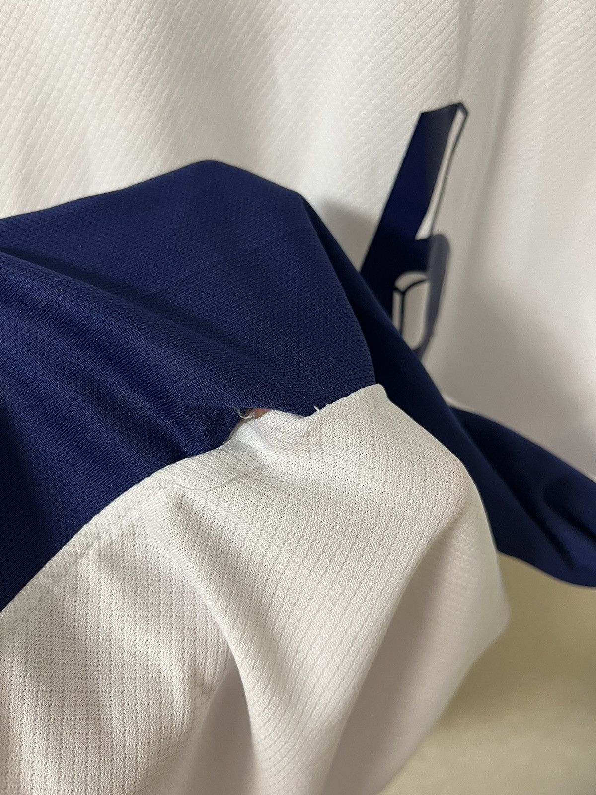 Vintage England 2024 Home #6 Maguire Jersey Size US XXL / EU 58 / 5 - 7 Thumbnail