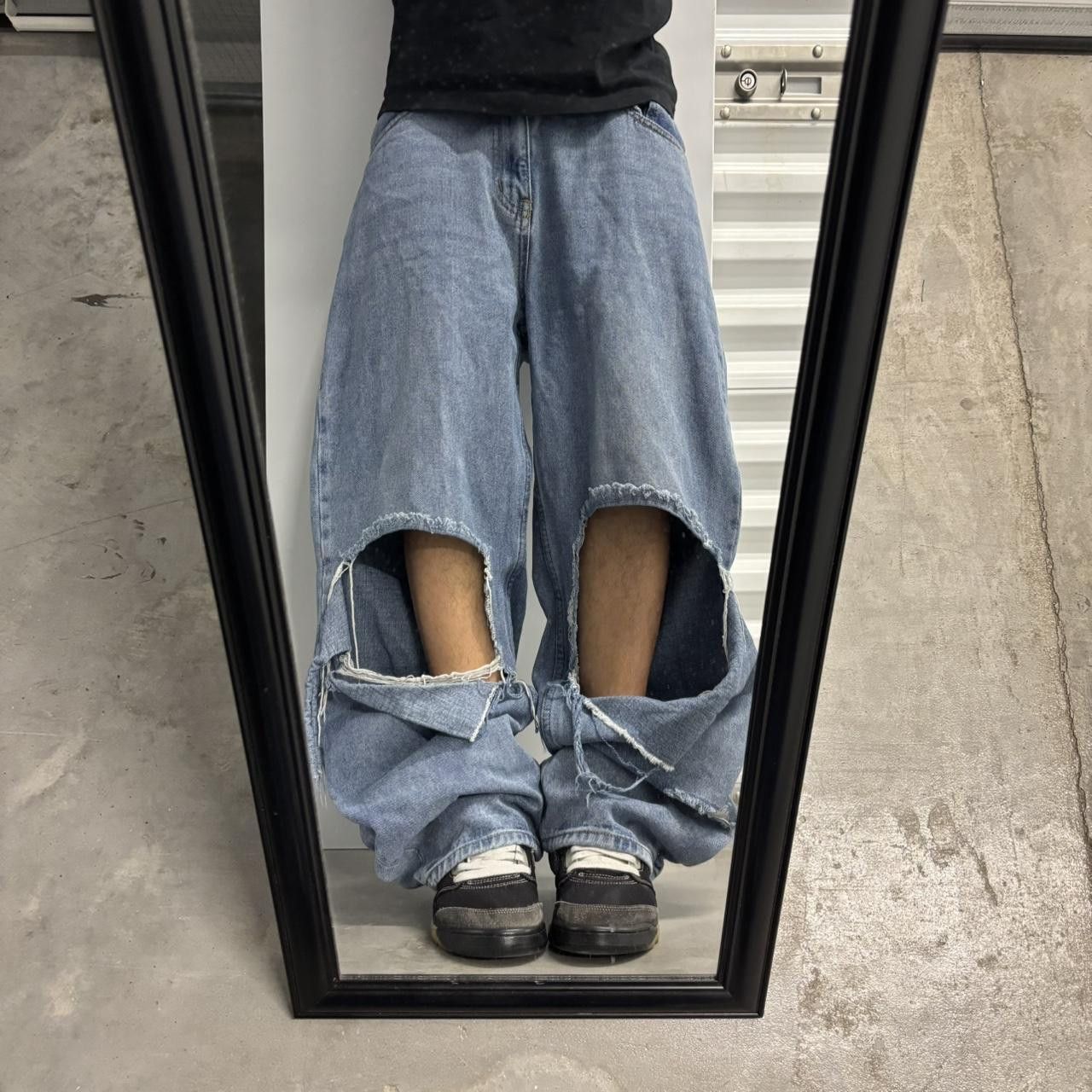 Vintage Crazy Vintage Y2K/2000s Baggy Light Wash Streetwear Distressed Jeans! 32x29 Size US 32 / EU 48 - 1 Thumbnail
