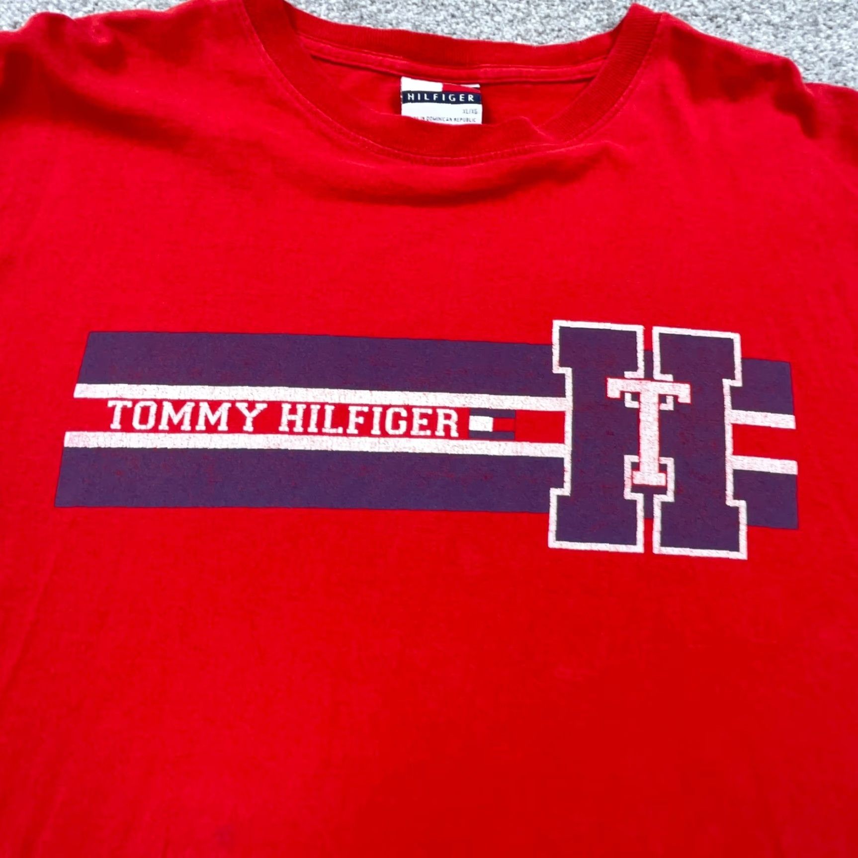 Tommy Hilfiger VINTAGE Tommy Hilfiger Shirt Men XL Red Blue Tee Spell Out 90s Y2K 2000s Logo 69 Size US XL / EU 56 / 4 - 4 Thumbnail