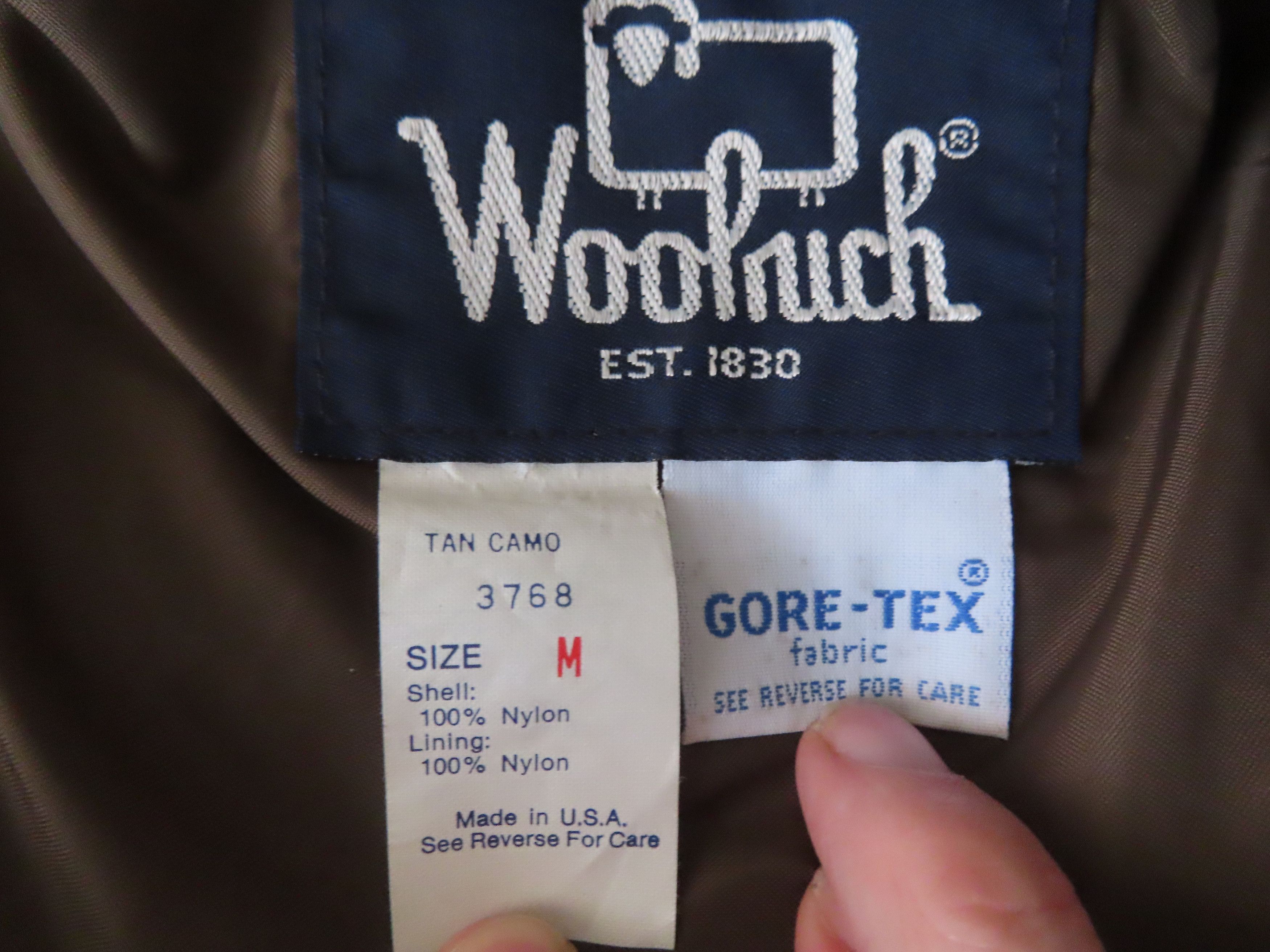 Vintage Woolrich Goretex tan Camo Jacket W/ reverse Vest