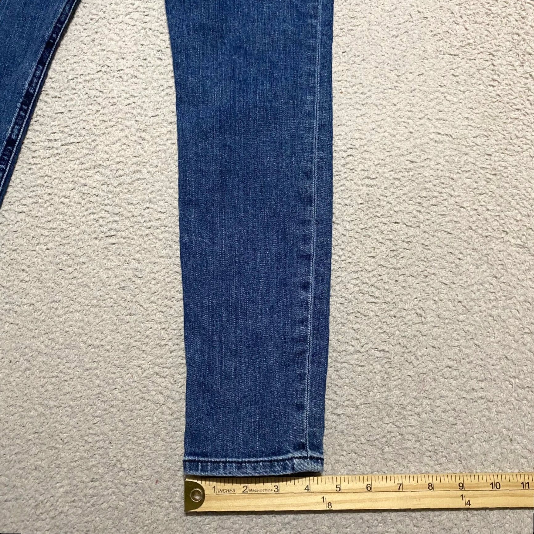 Rag & Bone rag & bone Jeans Blue Denim Skinny 25 Large 5-Pocket Rise High Stretch Womens/Adults Slim Regular Inseam 26 Ankle Mid Wash 90s (if applicable) Size 42" / US 20 - 5 Thumbnail