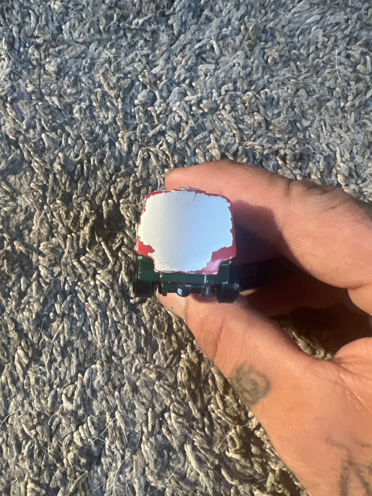 Hypebeast Maisto Metropolitan Heating & Fuel Oil Gas Tanker Size ONE SIZE - 5 Thumbnail