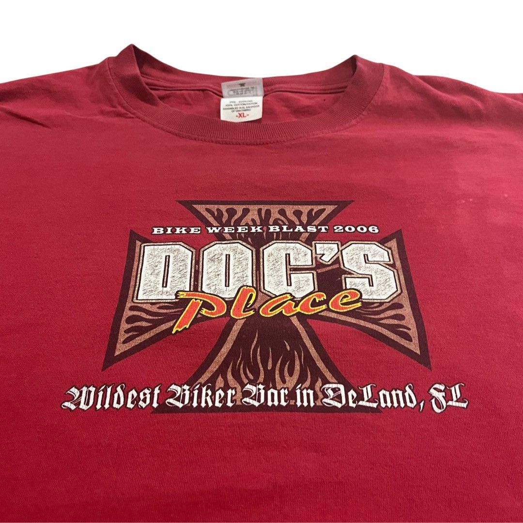 Vintage VINTAGE Doc’s Place Biker Bar Cross T Shirt 2006 Size US XL / EU 56 / 4 - 4 Thumbnail