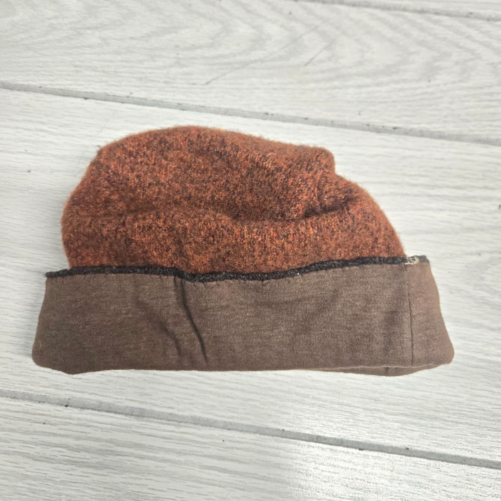 Vintage Beautiful Upcycled Ladies Hat Beanie 2 Tone Brow Knit Handmade Pin Size ONE SIZE - 3 Thumbnail