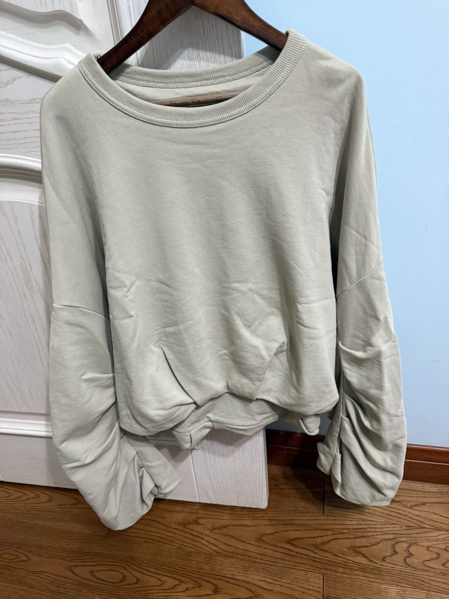 Dries Van Noten Dries Van Noten Pleated-Sleeve Gray-Green Sweatshirt 9/10 Size XS / US 0-2 / IT 36-38 - 4 Thumbnail