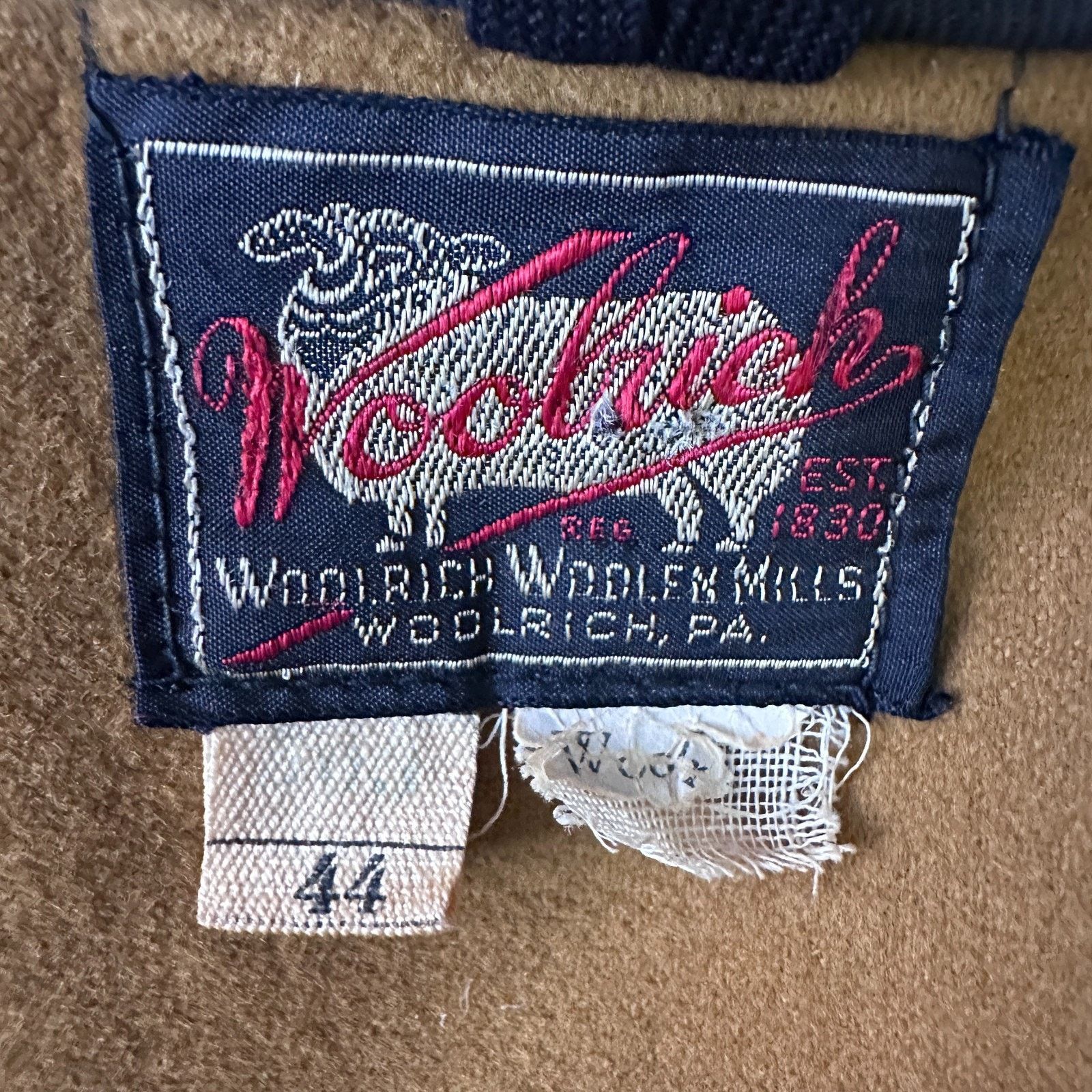 & Other Stories Vintage Woolrich Jacket Men’s 44 Red Black Plaid Wool Coat Size US L / EU 52-54 / 3 - 7 Thumbnail