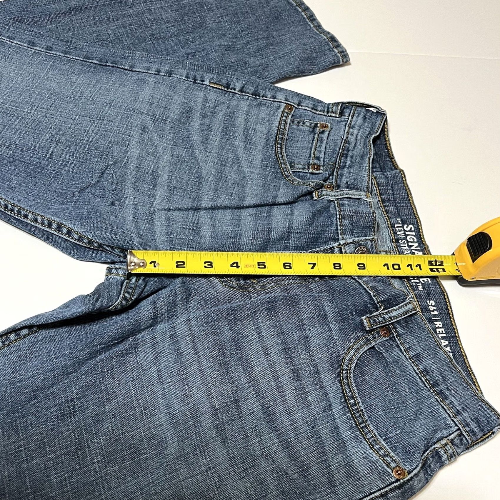 Vintage VINTAGE Signature By Levi Strauss Jeans Men Relaxed Blue 31x30 29x30 Tag S61 31x30 Belt Loops Pop Logo Denim Accessories Pockets Rise Low 8-10in Size US 31 - 4 Thumbnail