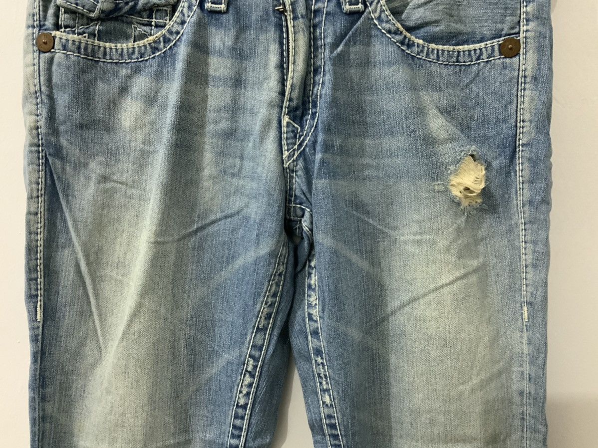True Religion True Religion Distressed Acid Wash Fade Jeans Size US 33 - 4 Thumbnail