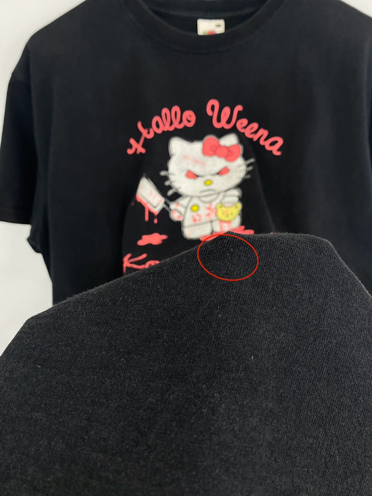 Japanese Brand × Vintage 🇺🇸 Vintage Y2K Hello Kitty Killing Bears Death Blood T-Shirt Size US L / EU 52-54 / 3 - 8 Thumbnail