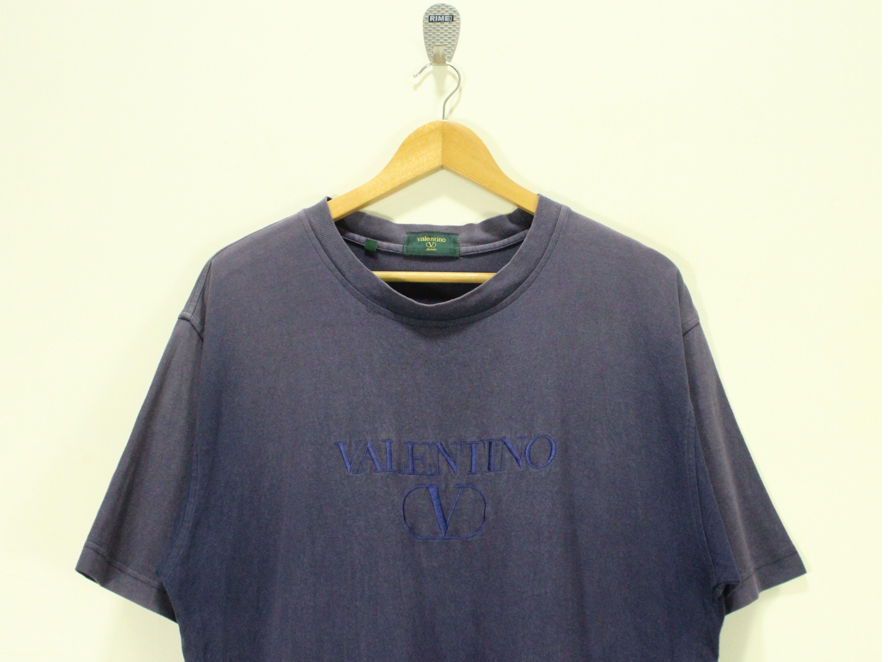Vintage Faded SunFaded Distressed Vintage VALENTINO T Shirt Size US L / EU 52-54 / 3 - 3 Thumbnail