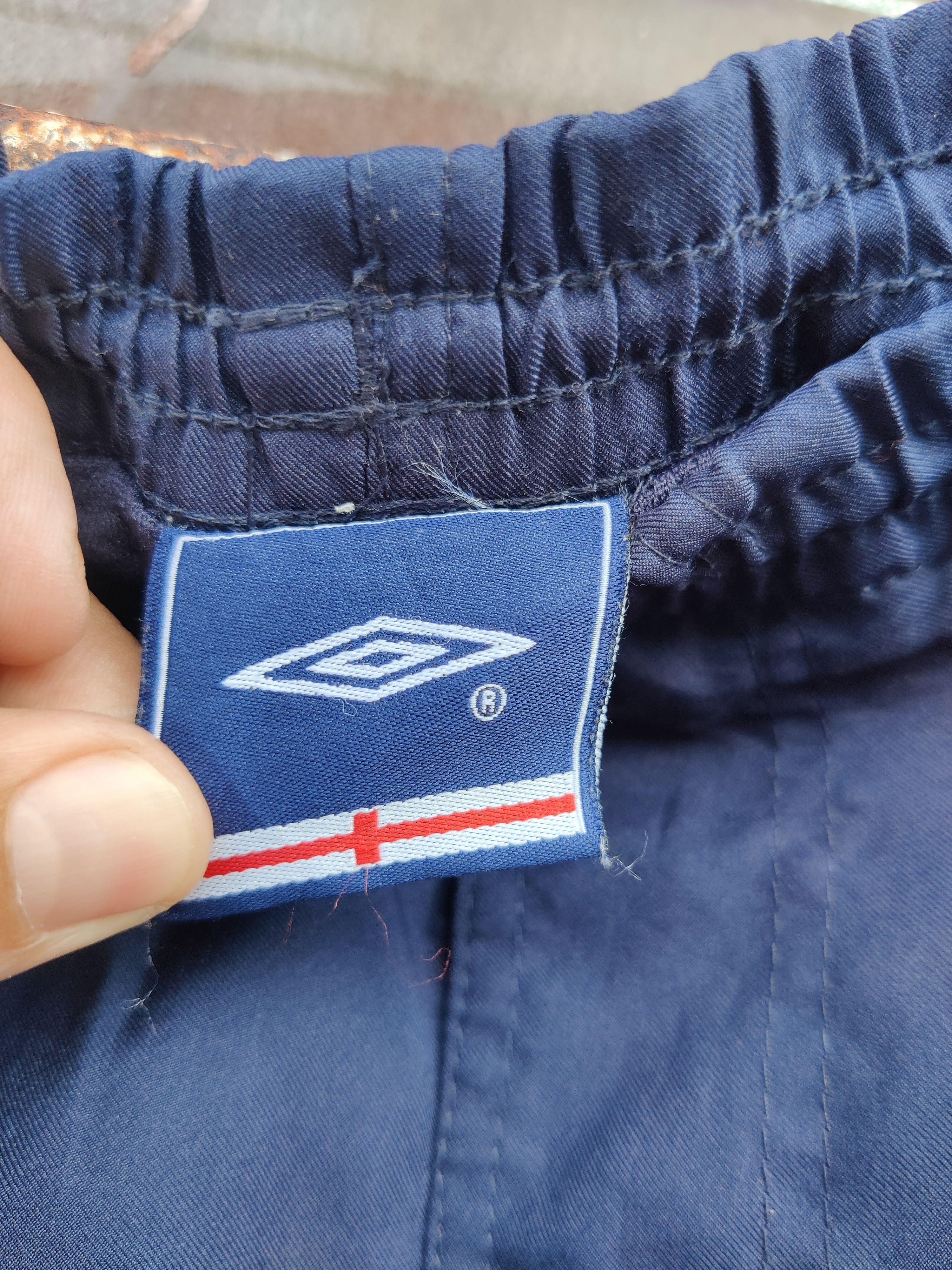 Umbro Vintage Umbro England National Training Shorts Size US 30 / EU 46 - 9 Thumbnail