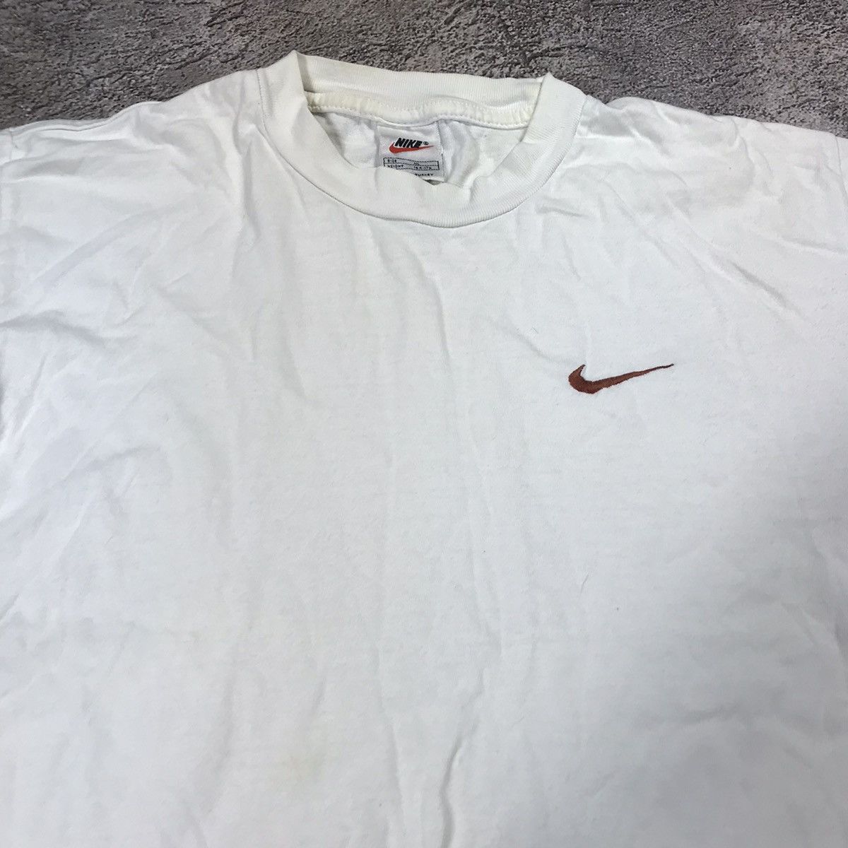 Vintage Vintage 90s Nike Swoosh Tee Sun Faded Streetwear Slim XL Size US XL / EU 56 / 4 - 2 Thumbnail