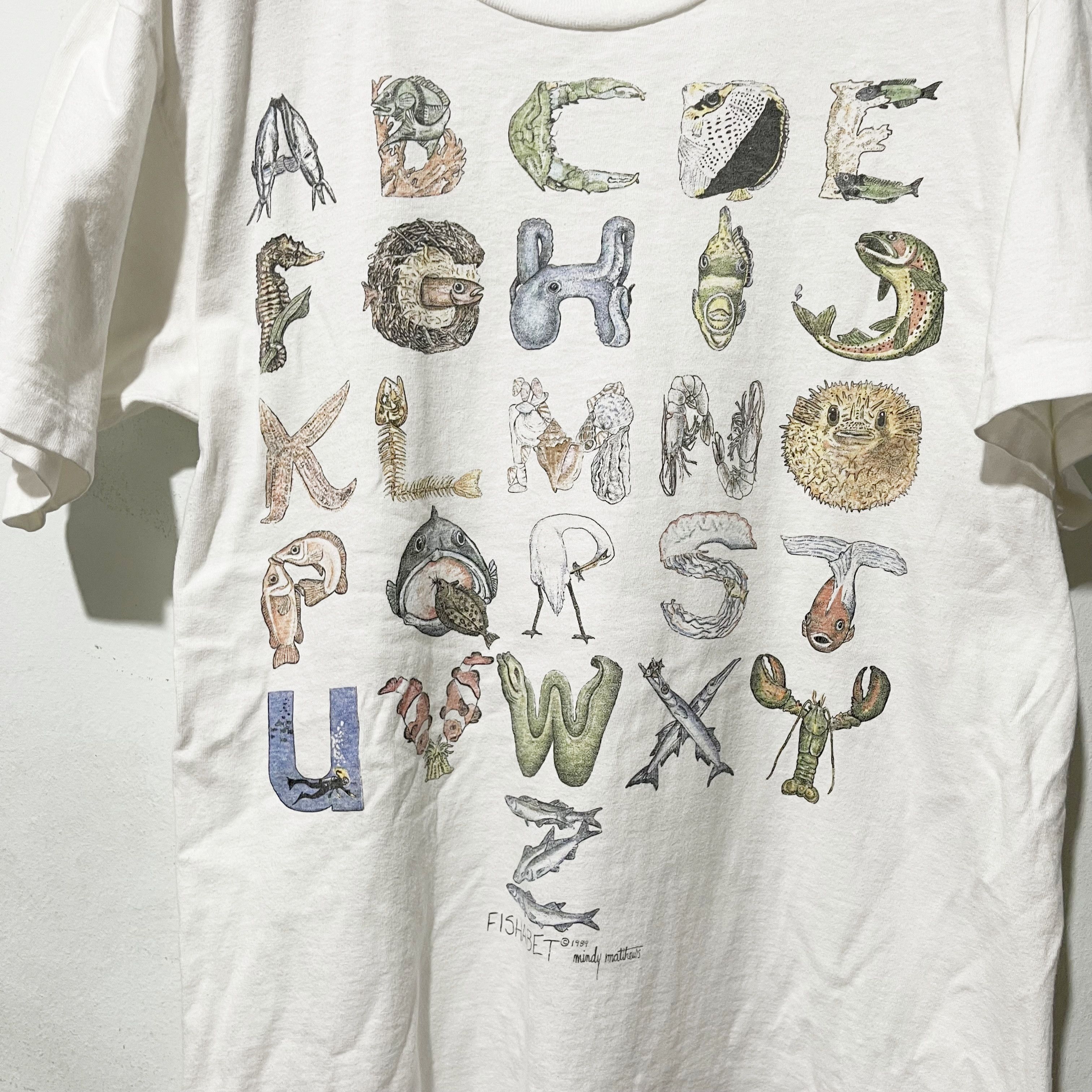 Vintage Vintage 90s Fish Alphabet Ocean Animal T-Shirt Size US M / EU 48-50 / 2 - 2 Thumbnail