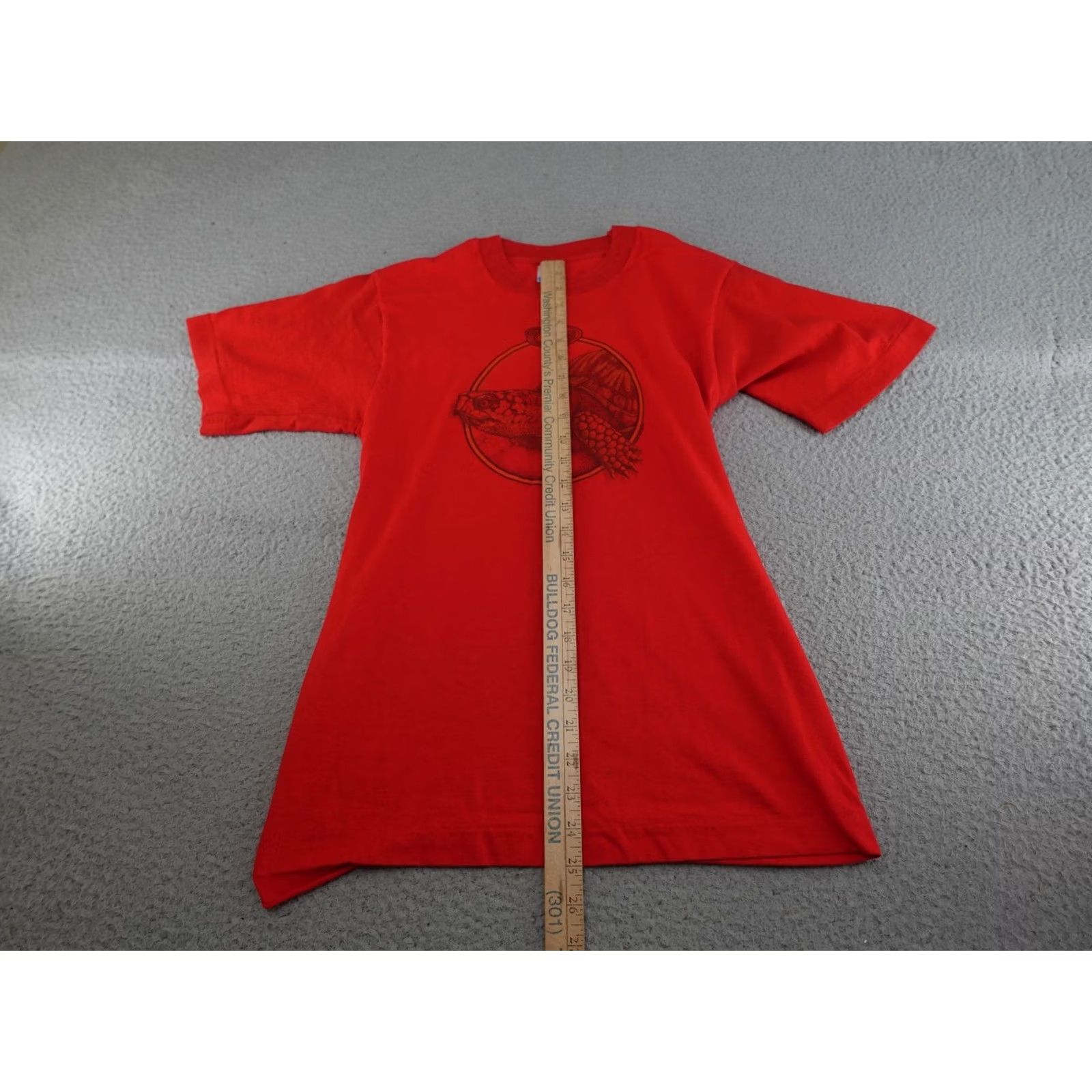 Fruit Of The Loom VINTAGE Fruit of the Loom Turtle Shirt Mens S Red 90s Tom's Tortugas Graphic Print Crew Neck Short Sleeve Cotton Size US S / EU 44-46 / 1 - 5 Thumbnail