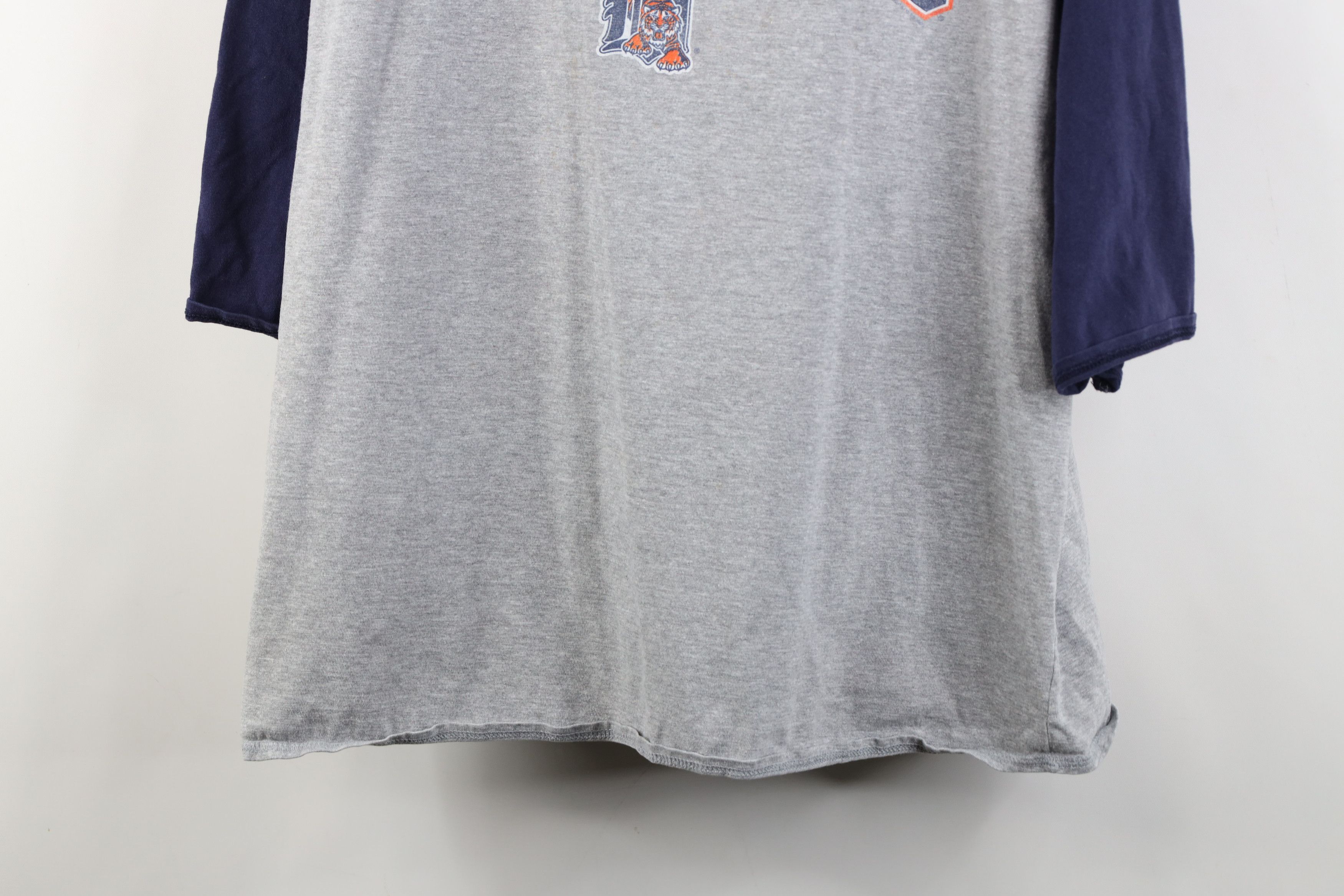 Vintage Vintage Y2K 2000 Tigers Baseball 3/4 Sleeve Raglan T-Shirt Size US L / EU 52-54 / 3 - 3 Thumbnail