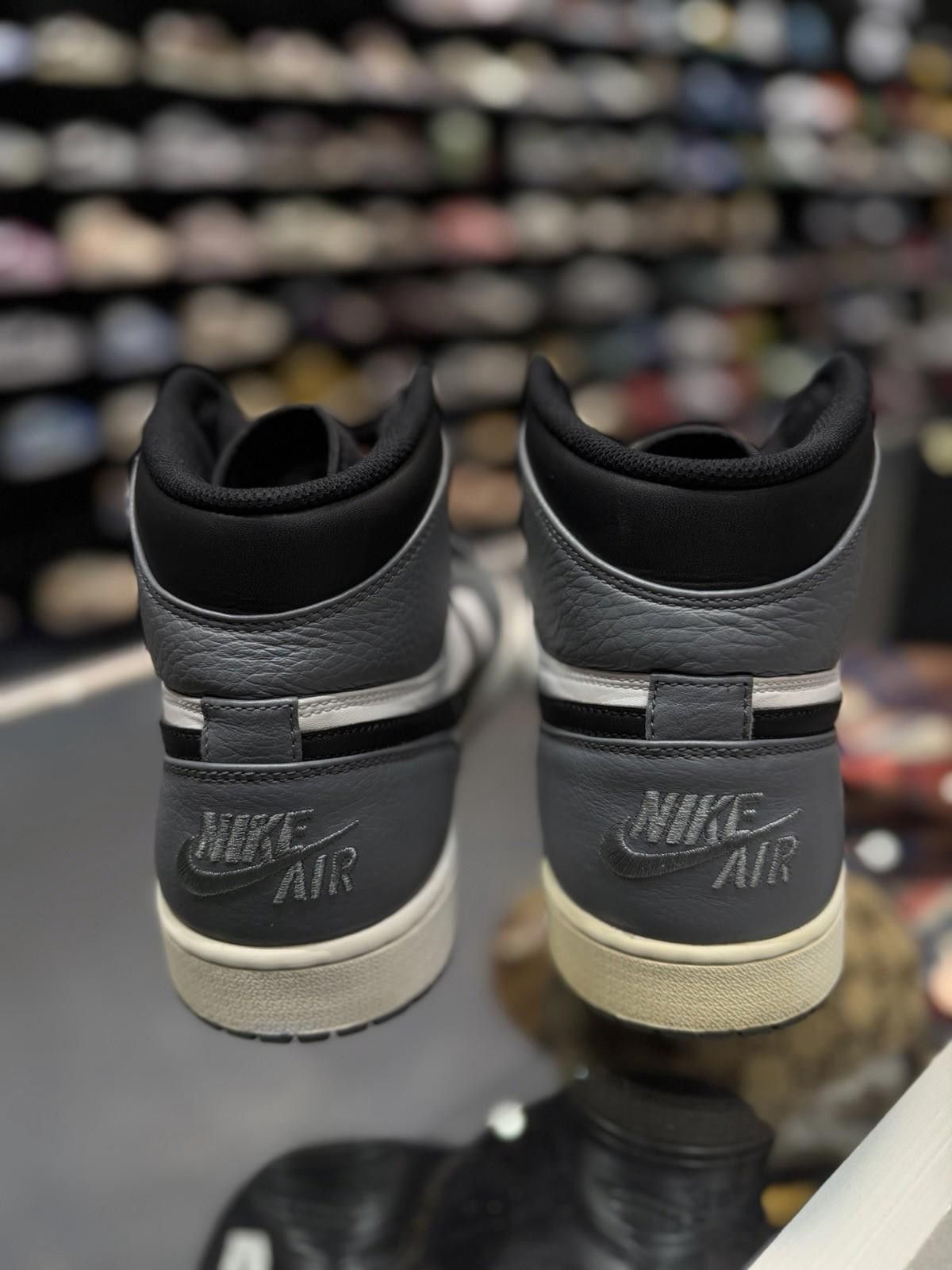 Nike Nike Air Jordan 1 Retro High Mens Rare Air Cool Grey 13 2016 Size US 13 / EU 46 - 8 Thumbnail
