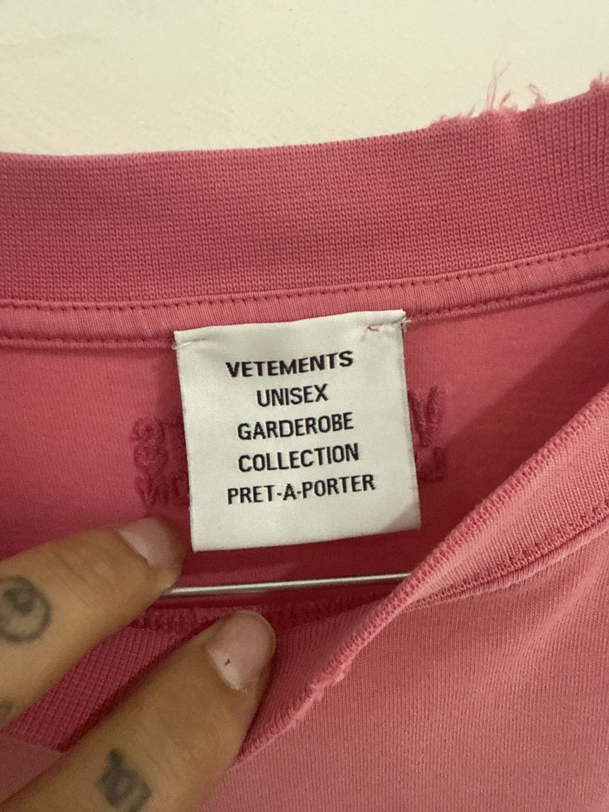 Vetements Vetements hello my name is Vetements t shirt Size US XS / EU 42 / 0 - 3 Thumbnail