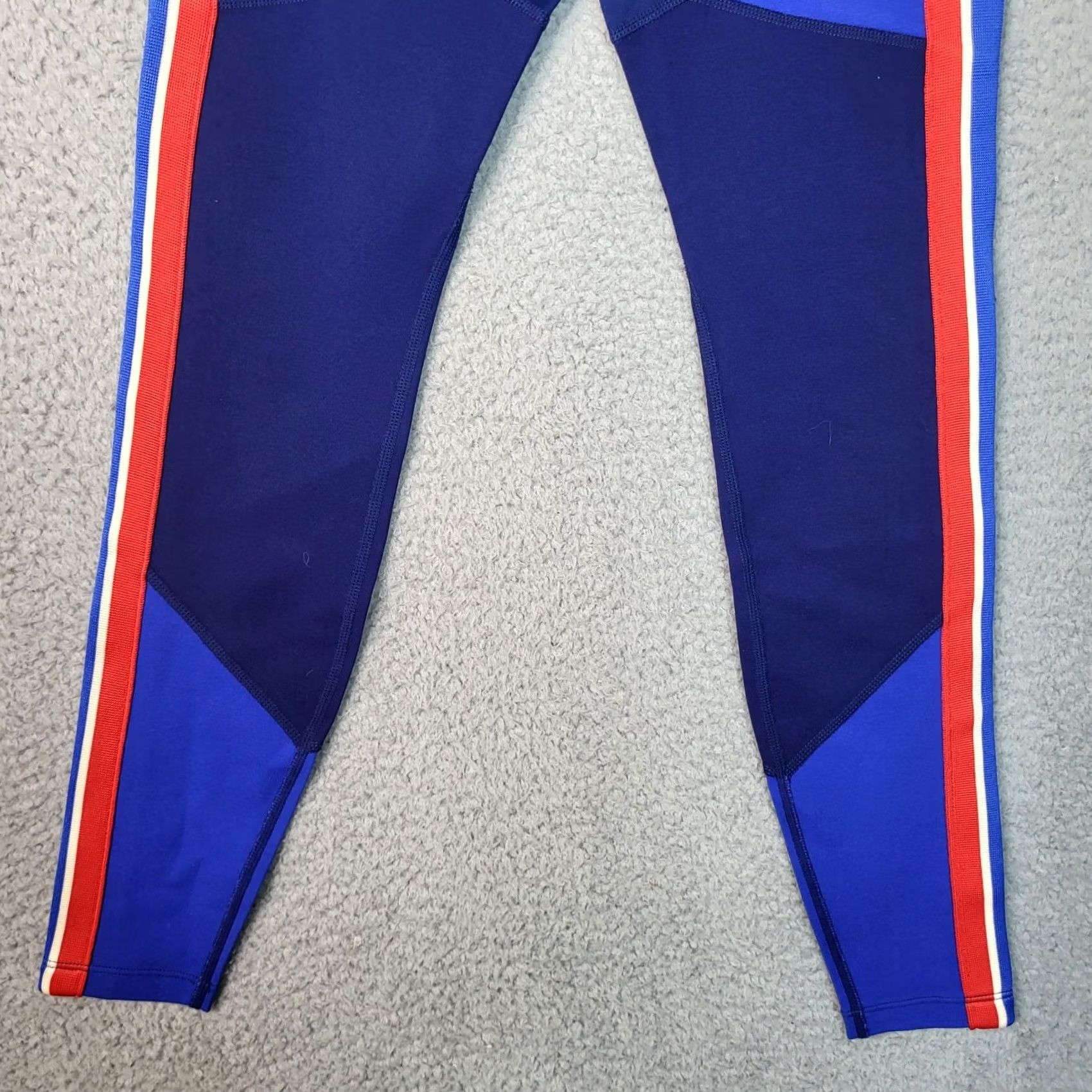 Nike Nike Sportswear Womens University Graphic blue void workout leggings XS Size 26" / US 2 / IT 38 - 7 Thumbnail