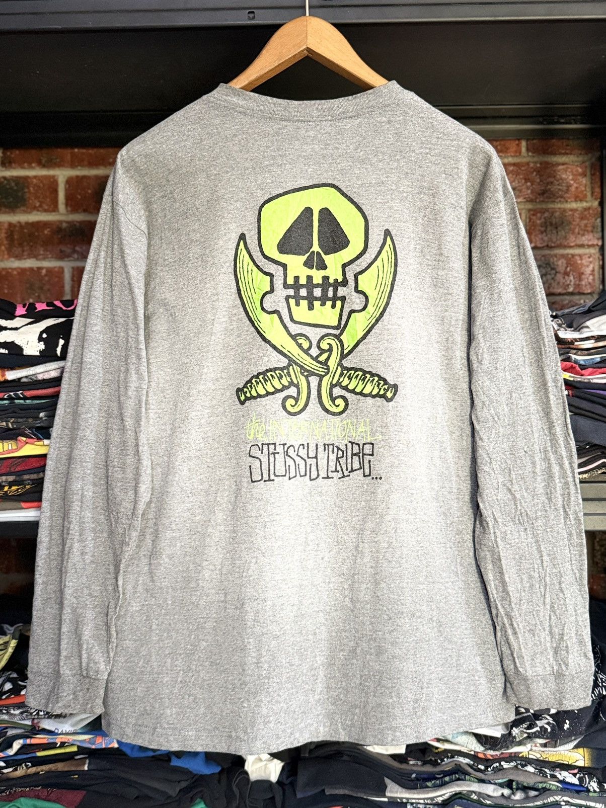 Stussy Vintage Stussy Tribe The International Skulls Streetwear Tee Size US L / EU 52-54 / 3 - 1 Thumbnail
