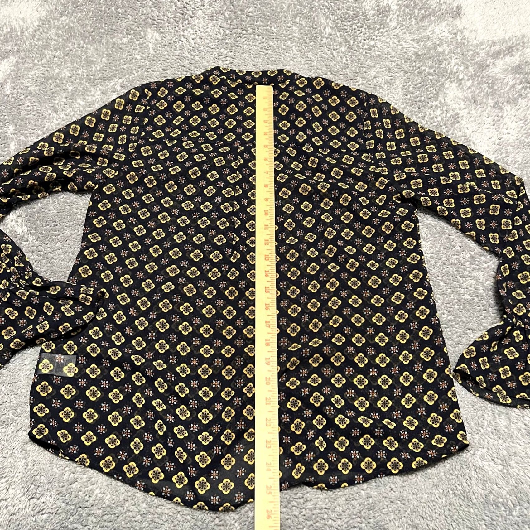 Vintage CAbi Shirt Blouse Womens Small Blue Mosaic Sheer Long Sleeve Ruffle Cuff 3772 Size S / US 4 / IT 40 - 4 Thumbnail