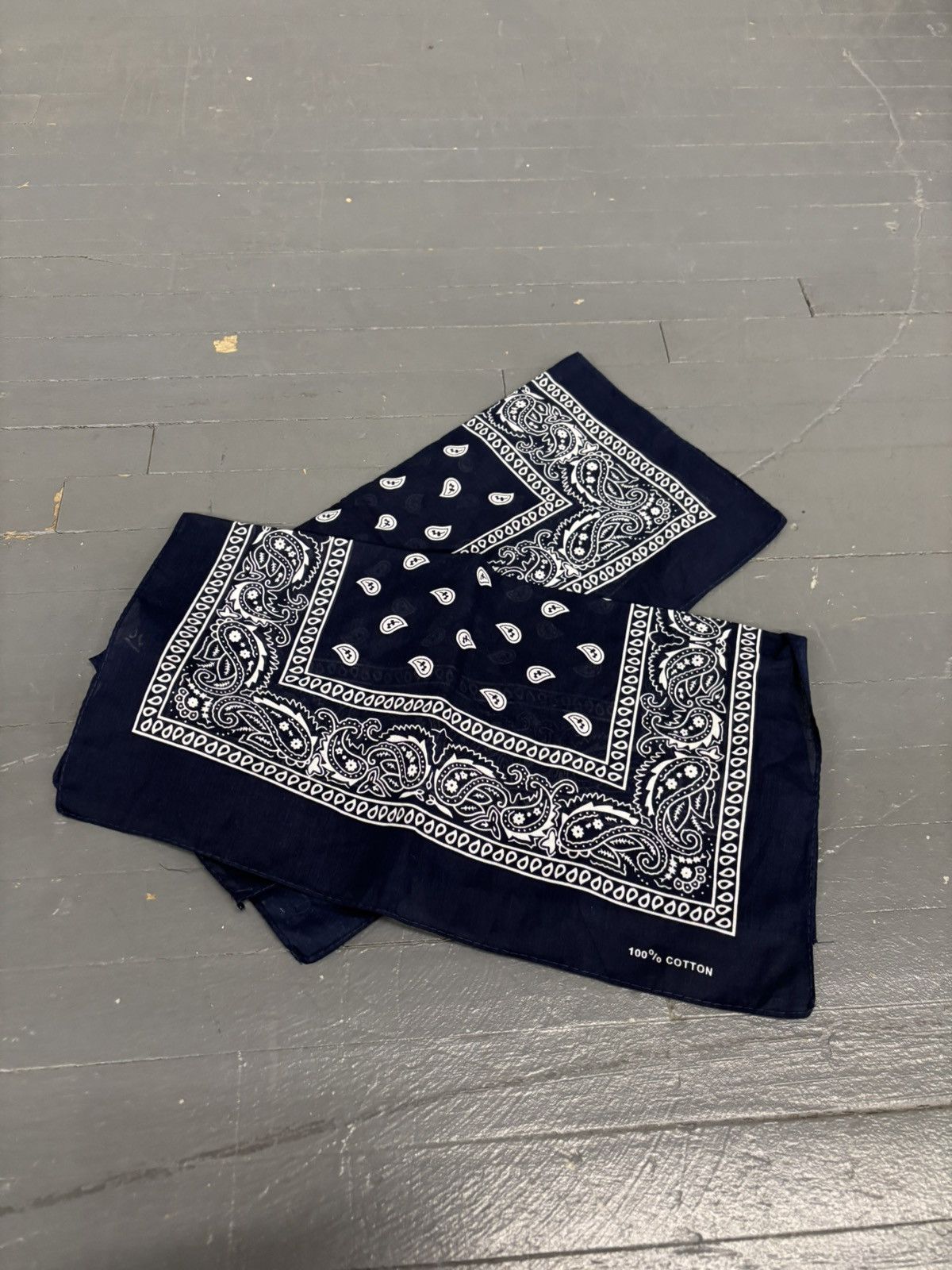 Vintage Vintage bandanna Size ONE SIZE - 5 Thumbnail