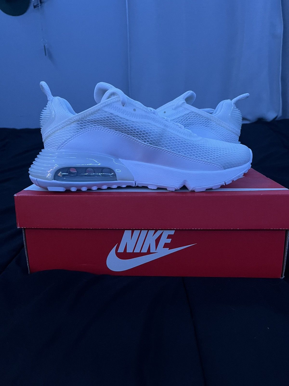 Nike Airmax 2090 Triple White Size US 7 / EU 40 - 1 Thumbnail