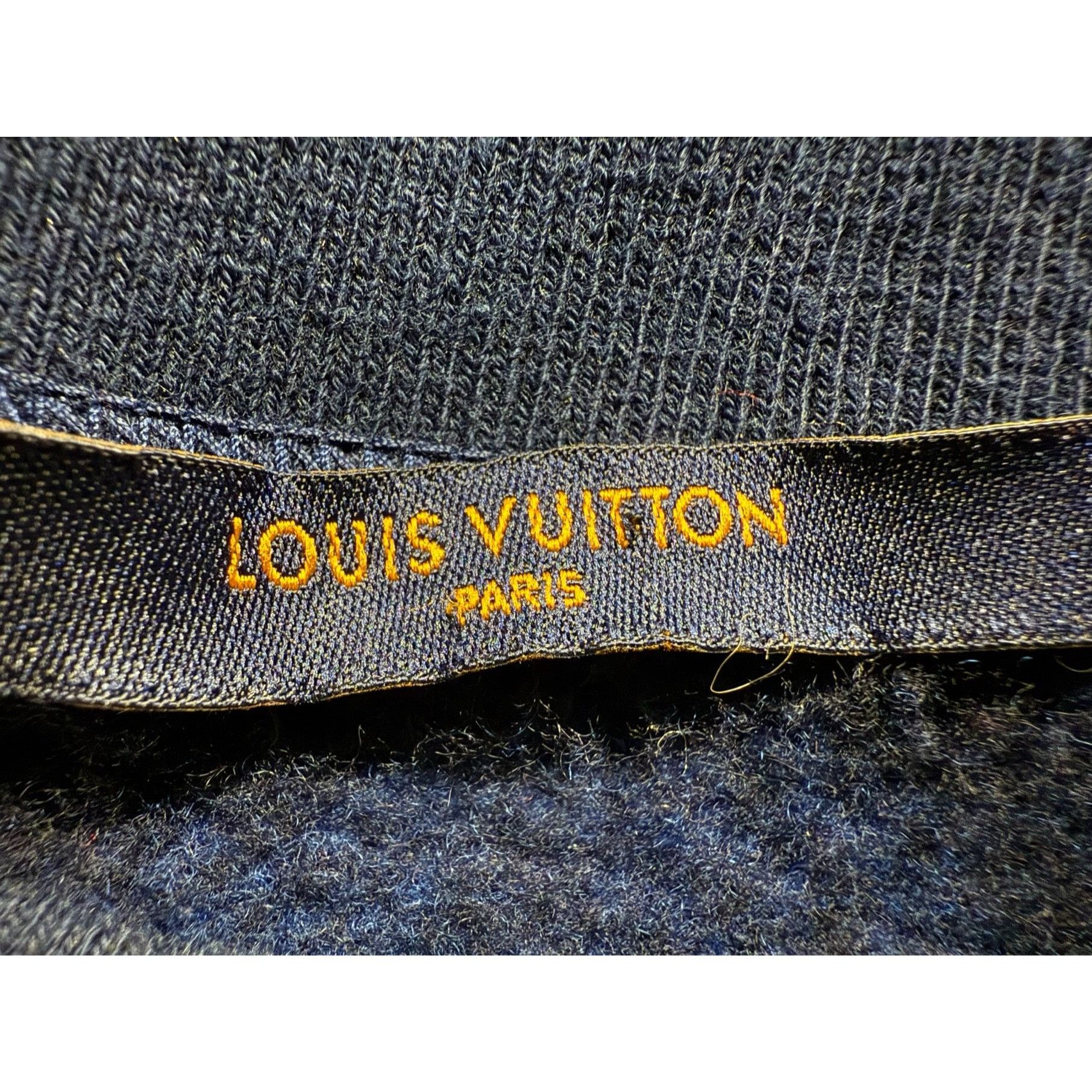 Louis Vuitton Louis Vuitton Mens Monogram Wool Sweater Size L Made In Ital Size US L / EU 52-54 / 3 - 3 Thumbnail