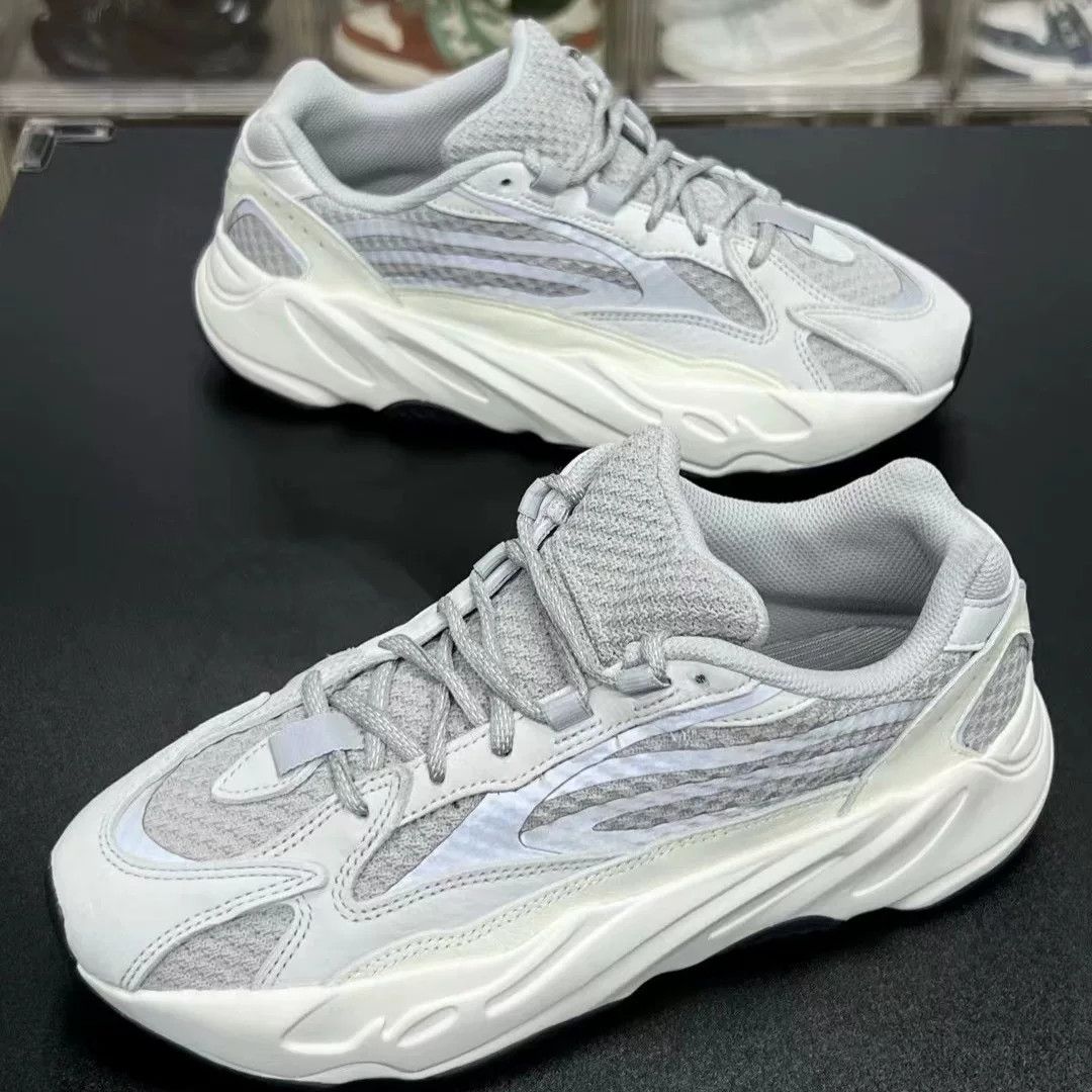 Adidas × Yeezy Adidas Yeezy 700 White Yeezy Designer Size US 10 / EU 43 - 1 Thumbnail