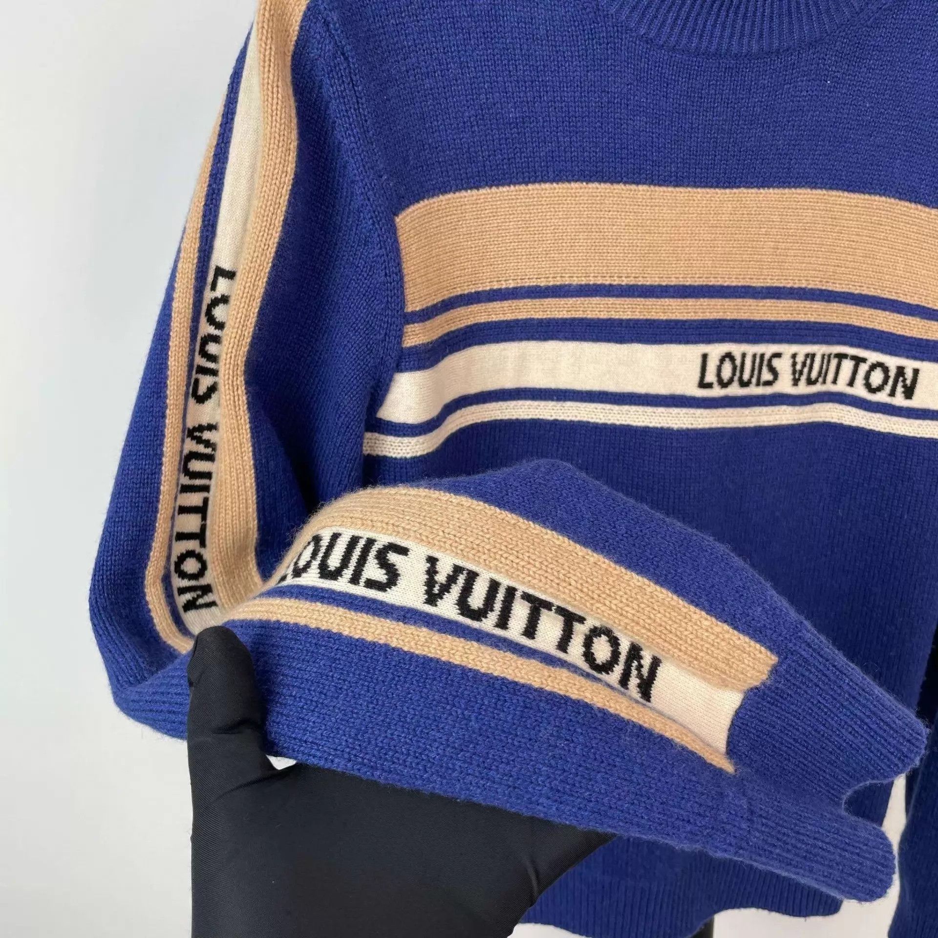 Louis Vuitton LV blue knit sweater M Size M / US 6-8 / IT 42-44 - 8 Thumbnail