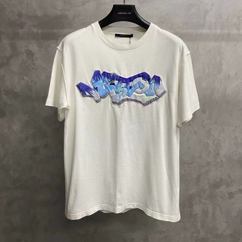 Louis Vuitton Louis Vuitton size 4l White ice cream embroidered logo sho Size US M / EU 48-50 / 2 - 1 Thumbnail