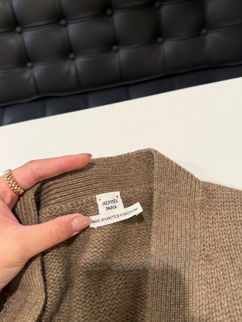 Hermes Hermes Cashmere Cardigan, Khaki, Cashmere, V-Neck, Silver Size XS / US 0-2 / IT 36-38 - 3 Thumbnail