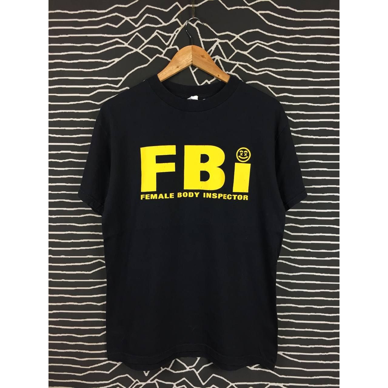Vintage Vtg Y2K FBI Female Body Inspector Parody Tee Size M Size US M / EU 48-50 / 2 - 1 Thumbnail