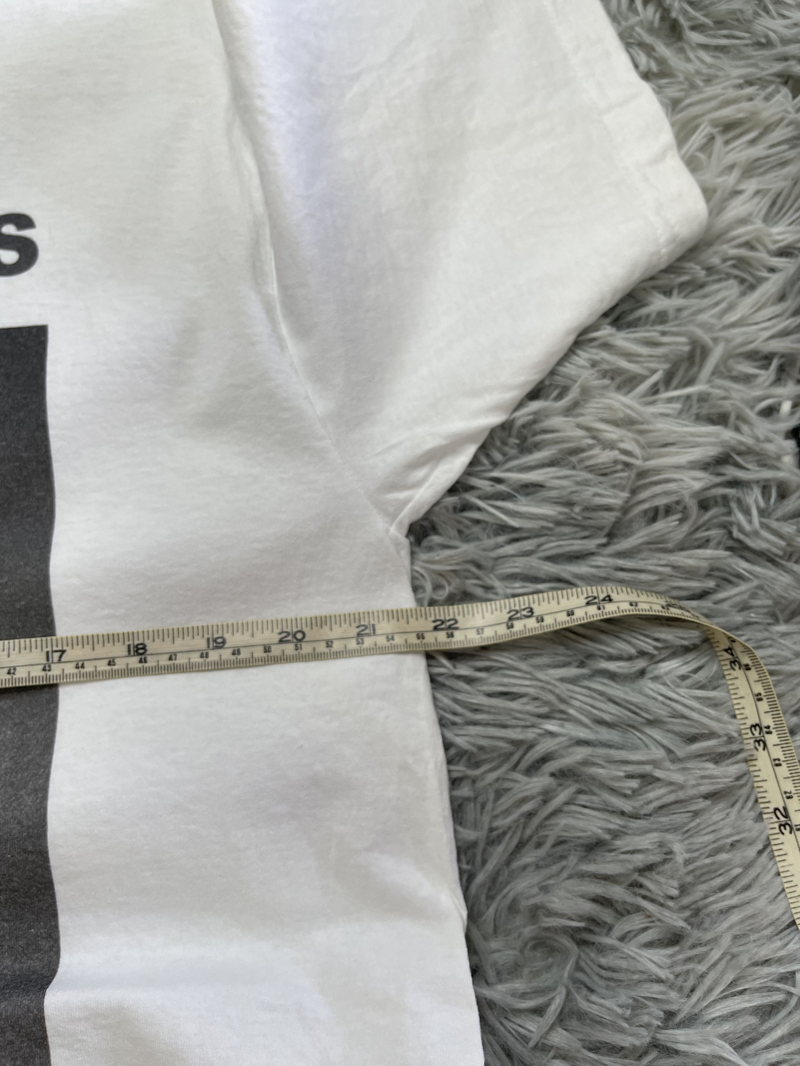 Arts & Science FEWS T shirt Size US L / EU 52-54 / 3 - 4 Thumbnail
