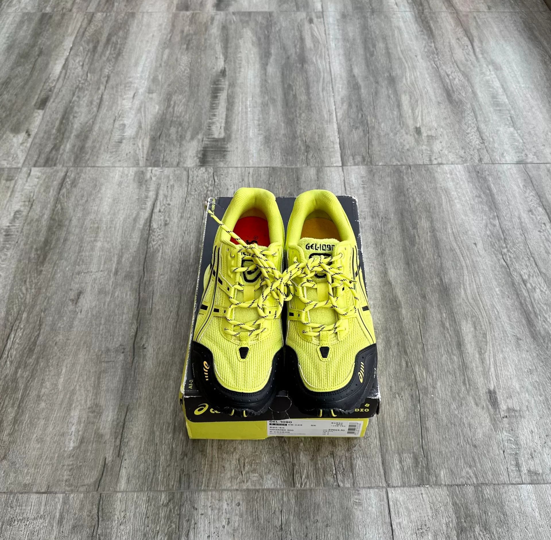 Asics Asics Gel-1090 V1 Running Shoes Yellow Black Size US 9.5 / EU 42-43 - 1 Thumbnail