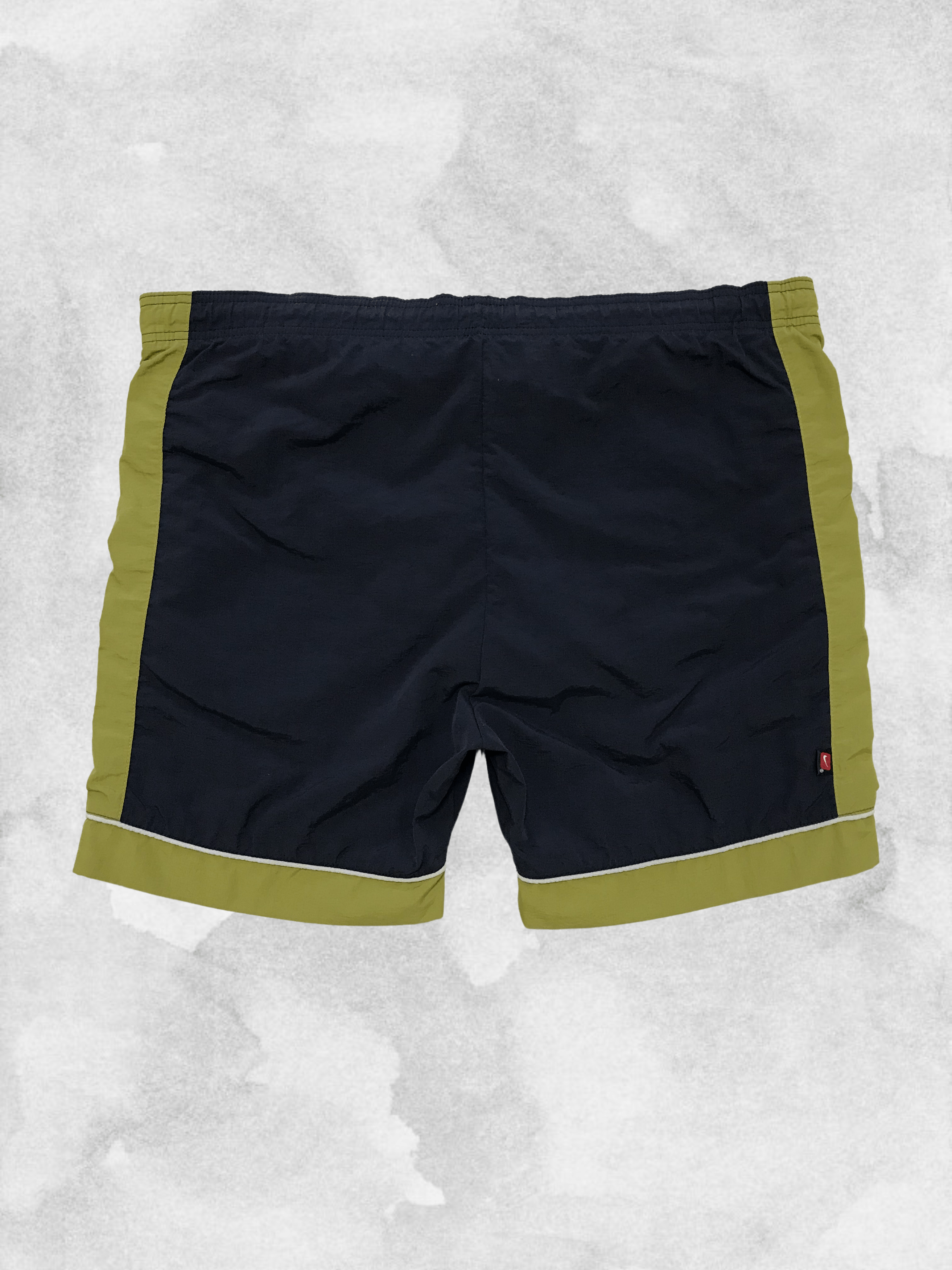 Nike NIKE Vintage Shorts Swoosh Logo Embroidered 90s Rare Size US 34 / EU 50 - 2 Thumbnail
