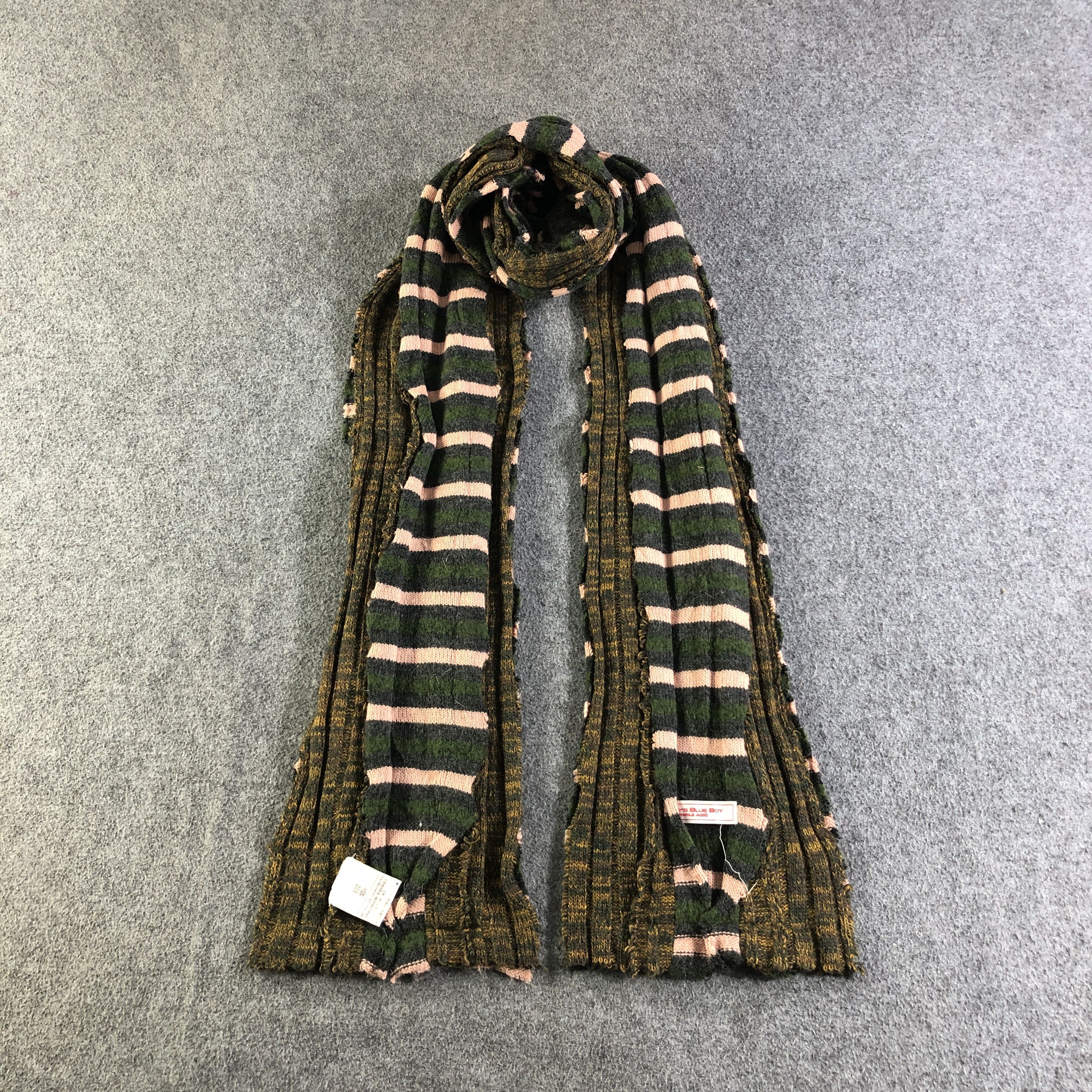 Betty's Blue Boy Wool Scarf Muffler V2773