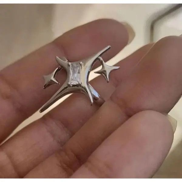Jewelry Abstract Star Crystal Ring Size ONE SIZE - 7 Thumbnail