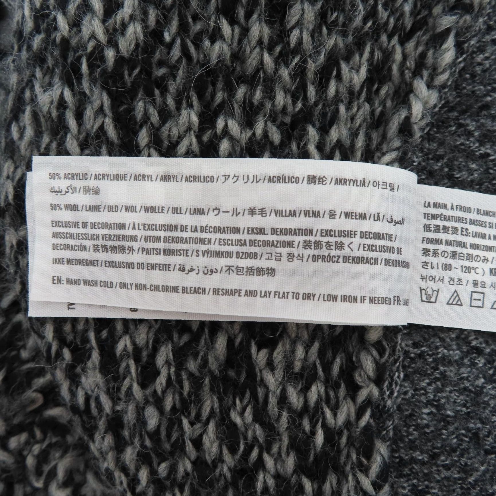 Abercrombie & Fitch **Abercrombie & Fitch Women XS Vest Sweater Wool Blend** User: **Abercrombie & Fitch Women XS Wool Blend Vest** Size XS / US 0-2 / IT 36-38 - 7 Thumbnail