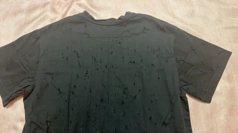 Givenchy Givenchy Small Ripped T-Shirt Authentic Size US S / EU 44-46 / 1 - 2 Thumbnail